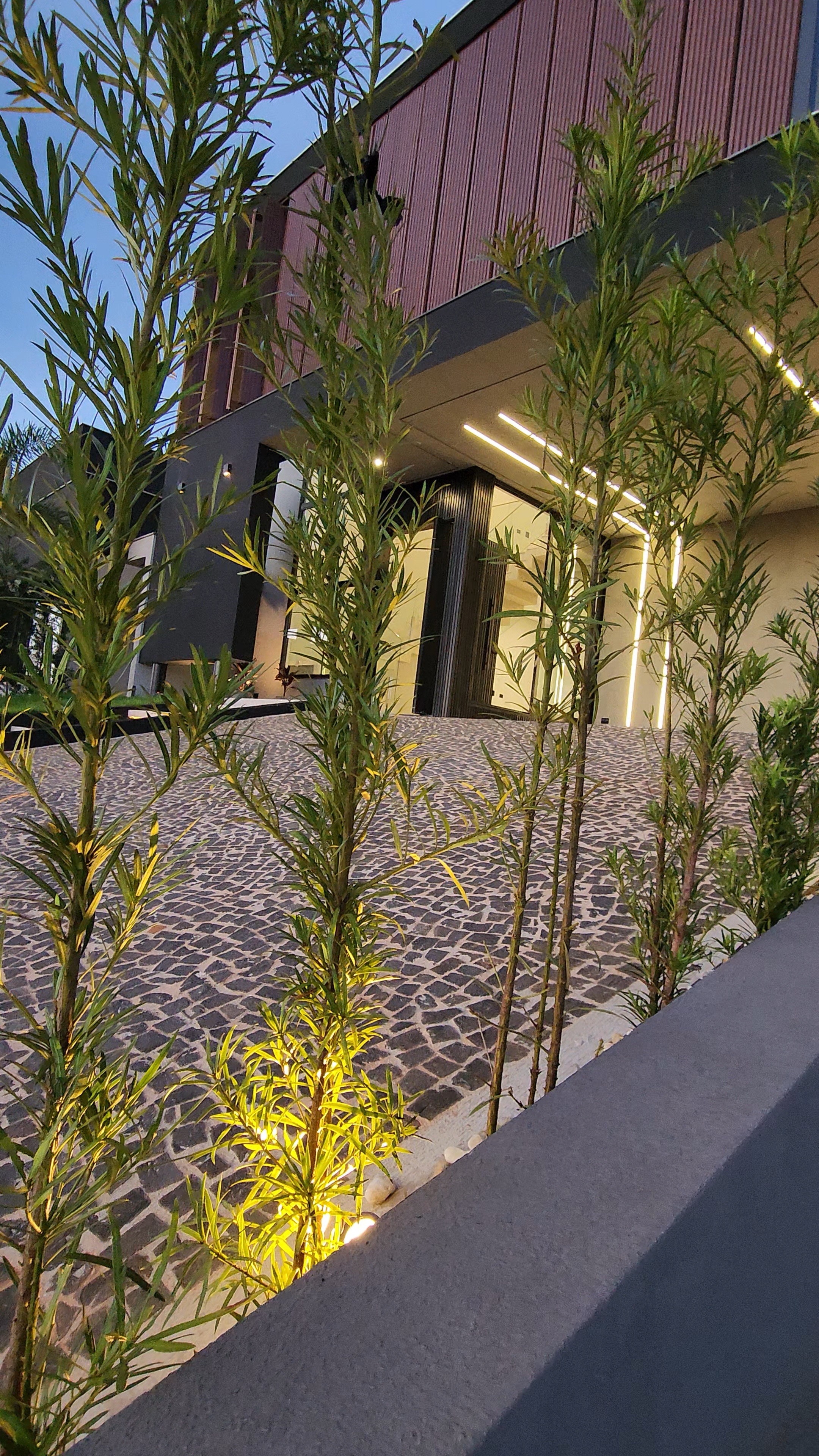 Casa em condominio à Venda, Parque Tauá Araguari, 233 m² construção, 3 suítes, hidro, piscina privativa - Jardim Morumbi, Londrina, PR