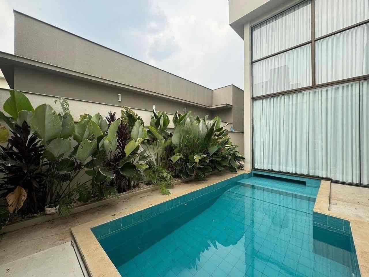 Casa  à venda, Royal Forest, 292m² úteis, 3 suítes, piscina aquecida, 4 vagas - Esperança, Londrina, PR