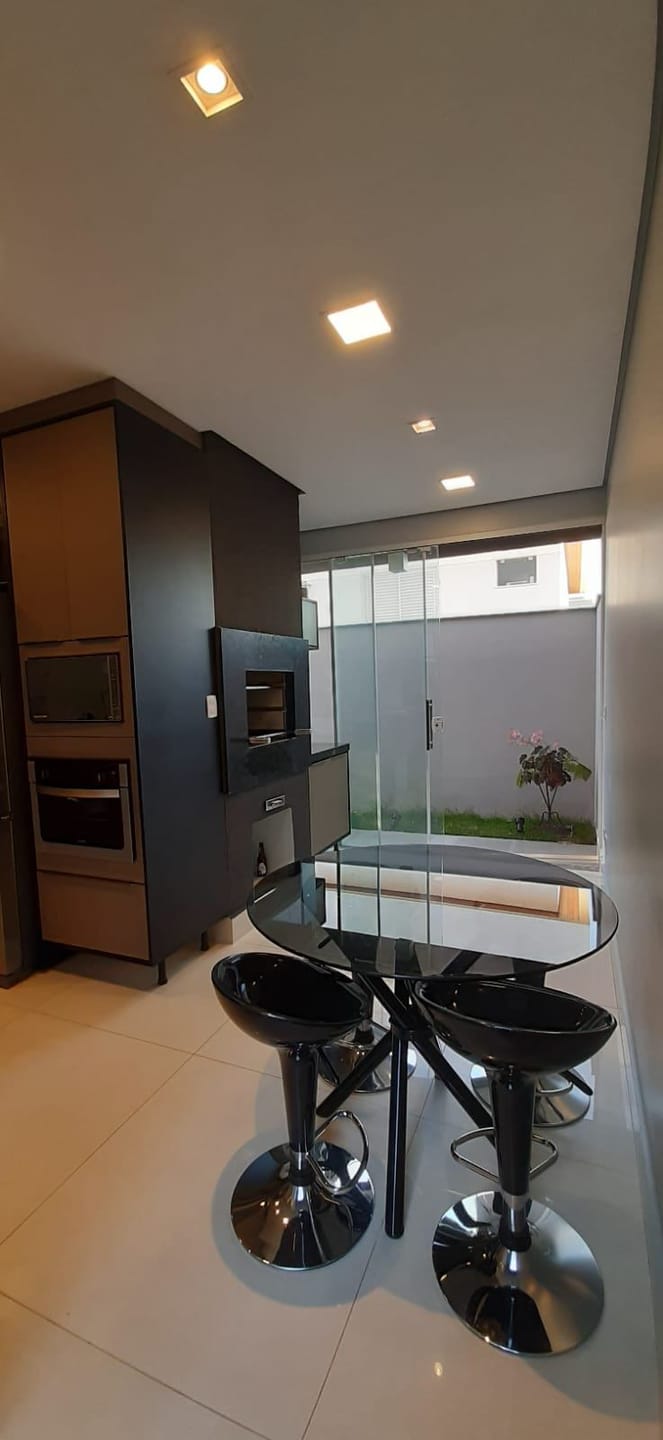 Casa à venda/ 3 quartos (sendo 1 suíte master com hidro)- Cond. Royal Maison Londrina, PR