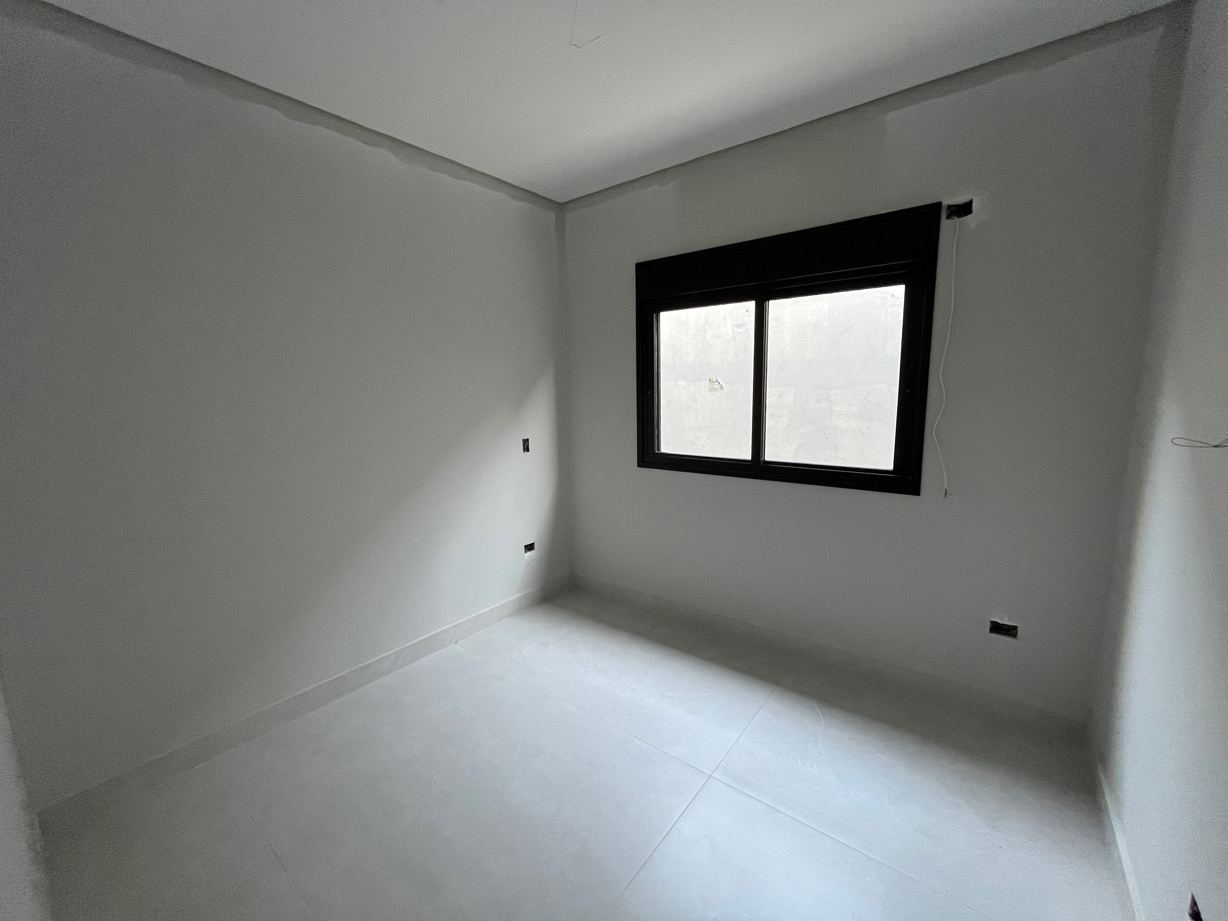 Casa  alto padrão,  à Venda, 140m², 3 dormitórios, 1 suíte próximo ao Aeroporto - Dom Pedro, Londrina, PR