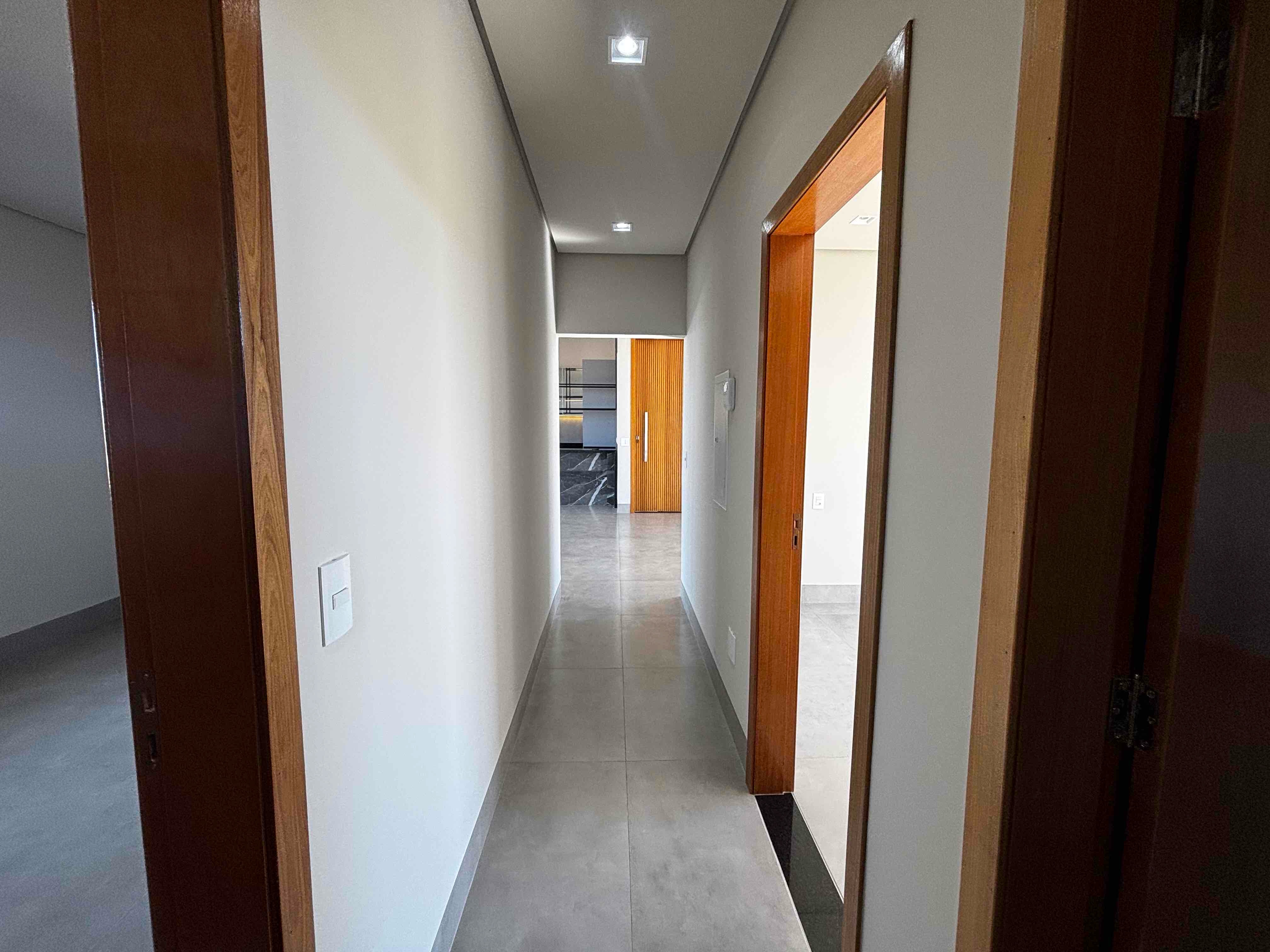 CASA NOVA A VENDA, CONDOMINIO ECOVILLAS DO LAGO, 3 QUARTOS, 1 SUÍTE, PISCINA AQUECIDA
