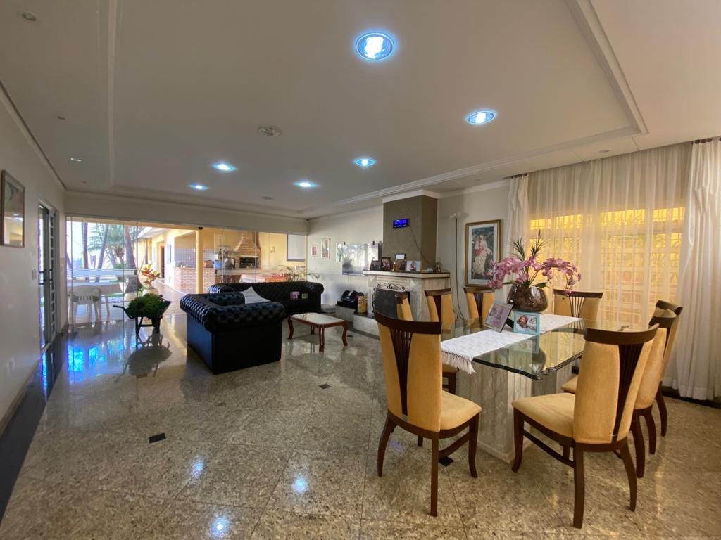 Sobrado à venda, 574m² úteis, 4 suítes com banheira e sacada, piscina, sauna,  estuda permuta- Jardim Itatiaia 1, Londrina, PR