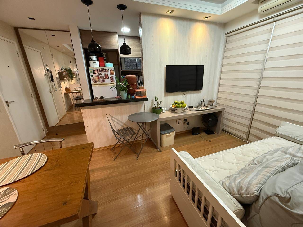 Apartamento à venda, Ed. Marco dos Pioneiros  2 Dorm, Mobiliado, Sacada c/ Churrasqueira, Andar Alto, Jard. Morumbi, Londrina, PR