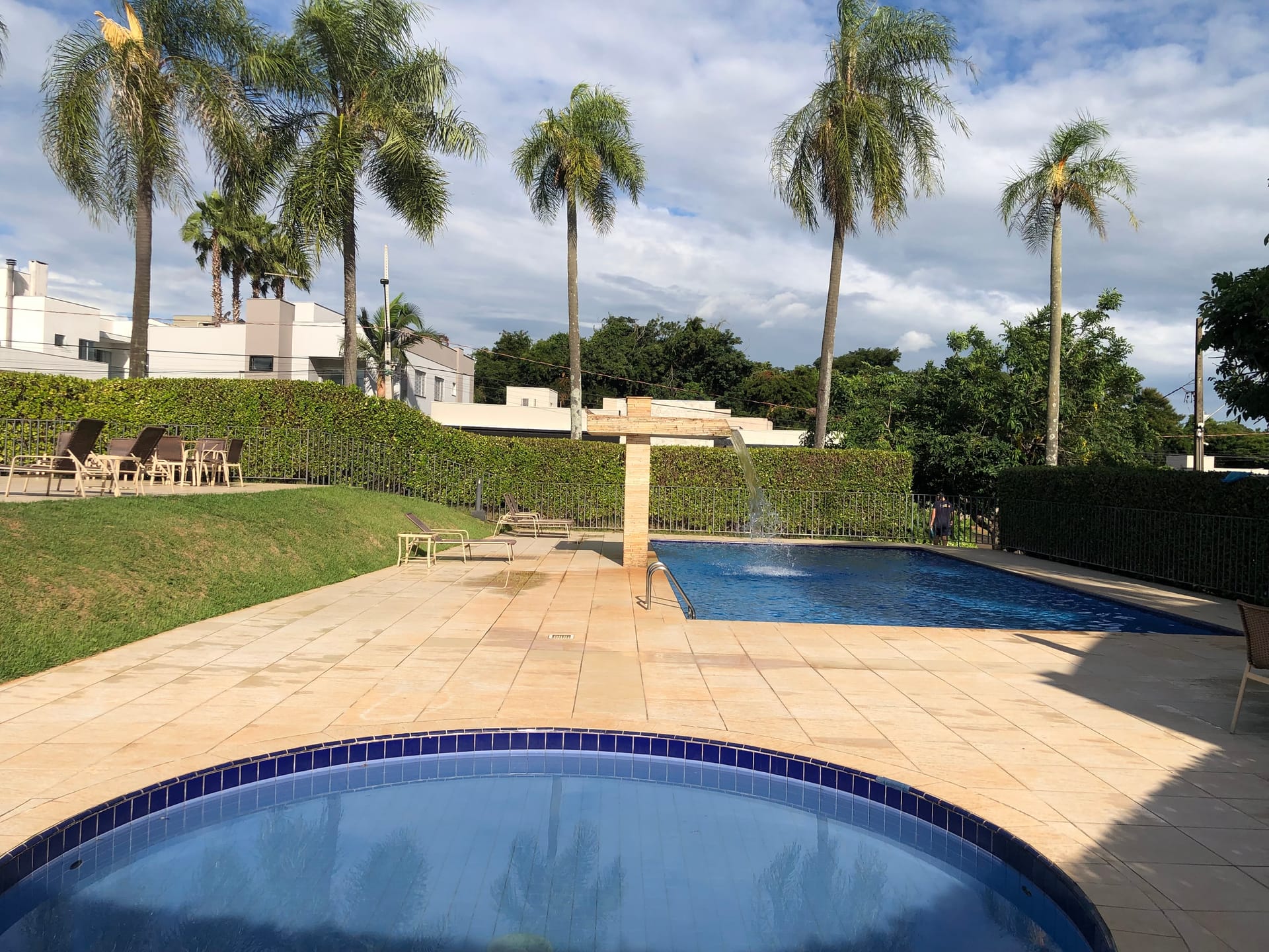 Casa à venda , Condomínio Acácia Imperial, 400m² privativos, 4 suítes, churrasqueira e piscina - Royal, Londrina, PR