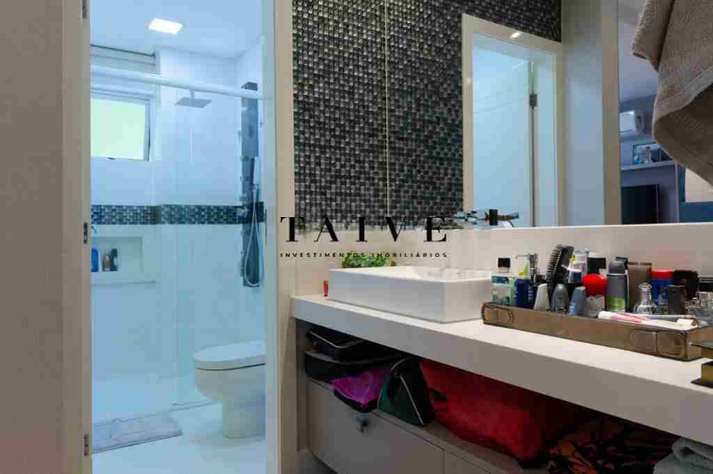 Apartamento  à Venda, Edifício Venezia, 172m² úiteis, 2 suítes, 3 vagas, todo planejado - Centro, Arapongas, PR
