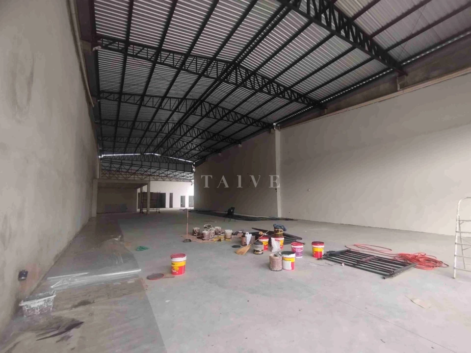 Barracão novo para locação, total 700m², amplo, pé direito de 8M ,av. tiradente ,frente vidro,Jardim Agari, Londrina, PR - foto 21