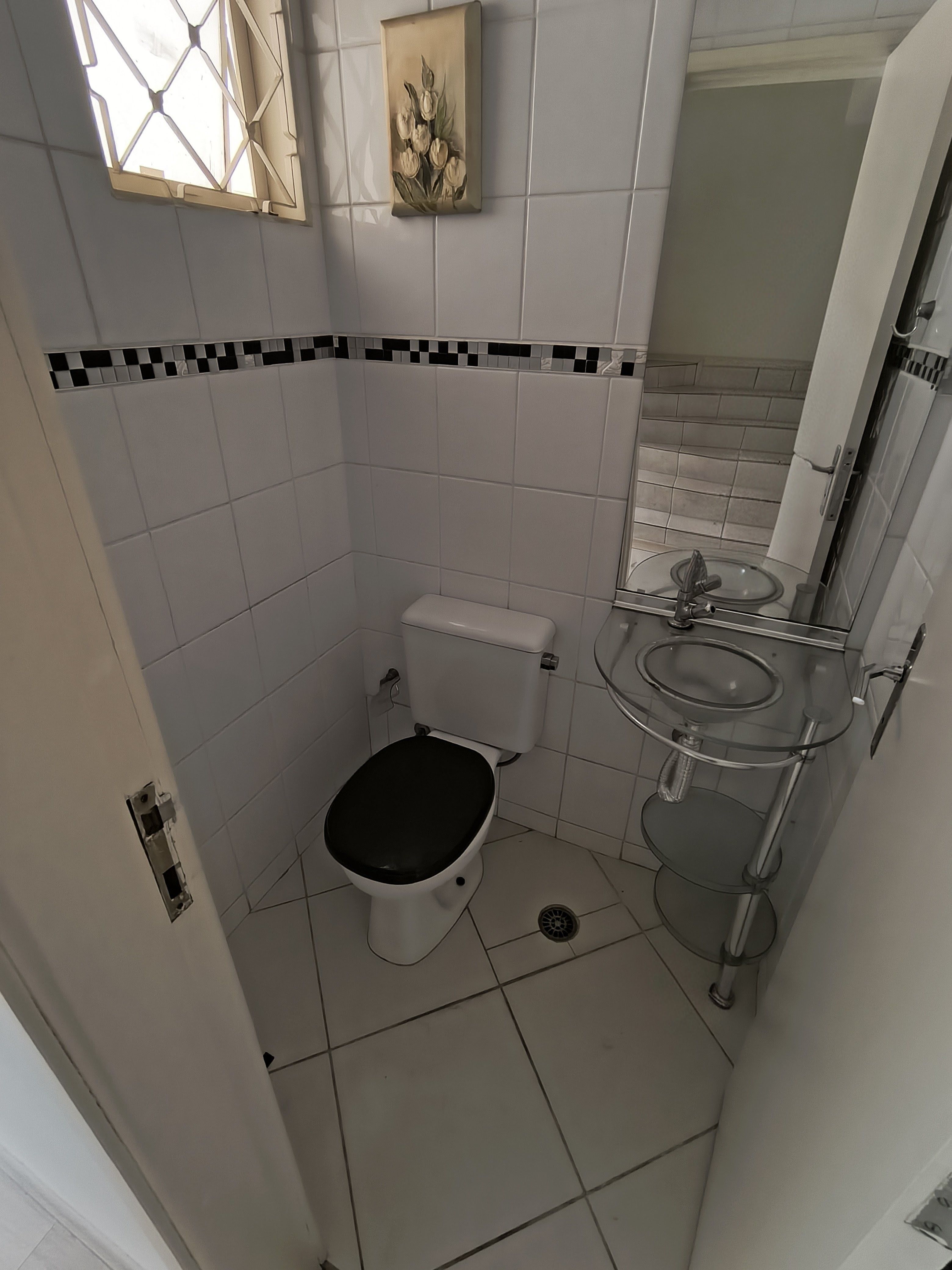 Casa à venda, 3 quartos 1 suíte, 3 vagas, 107M² úiteis, área gourmet, Planejados na suíte,Parque Jamaica, Londrina-PR