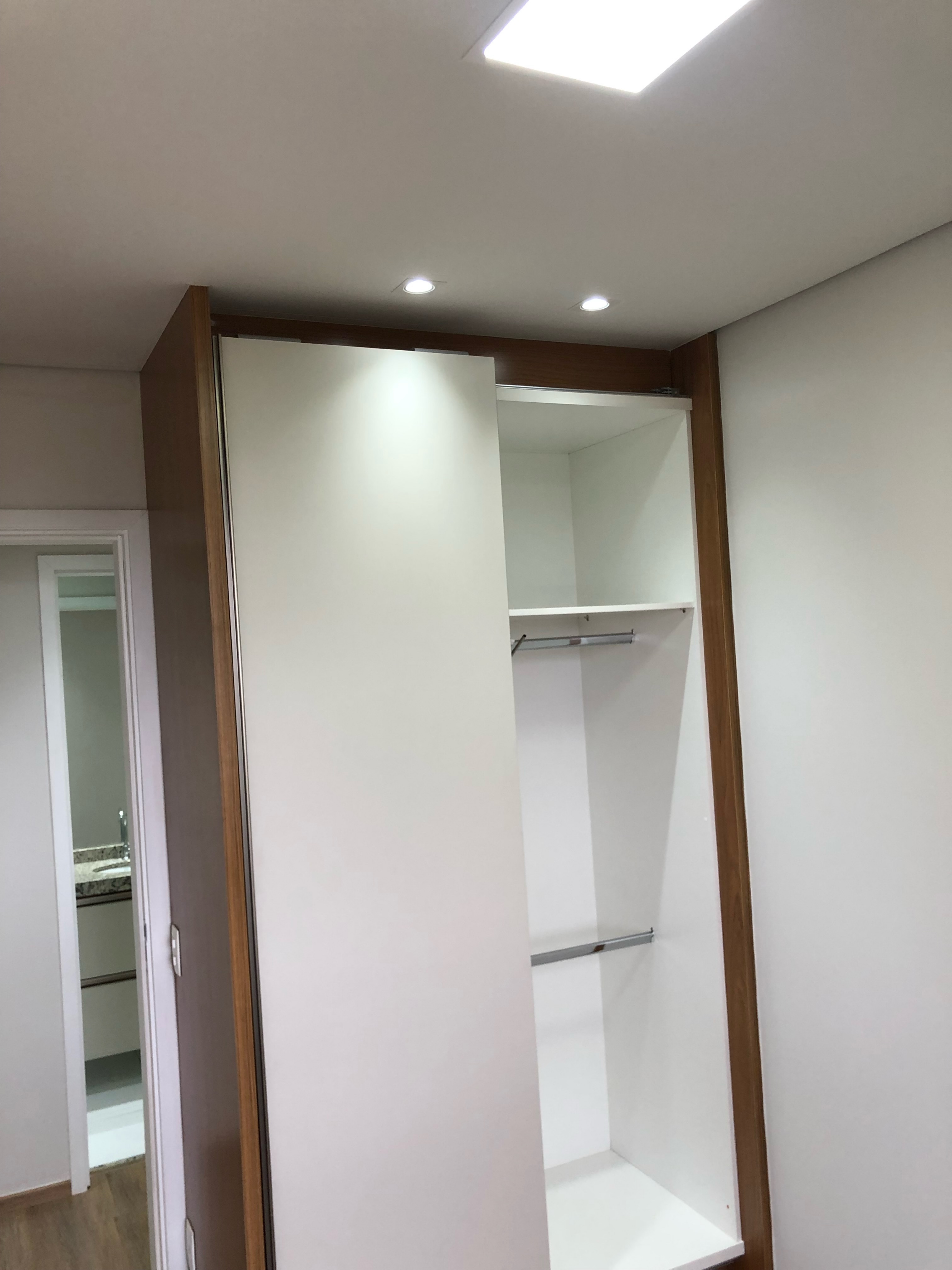 Vende-se apartamento no Cosmopolitan Residence -  Gleba Palhano, Londrina, PR