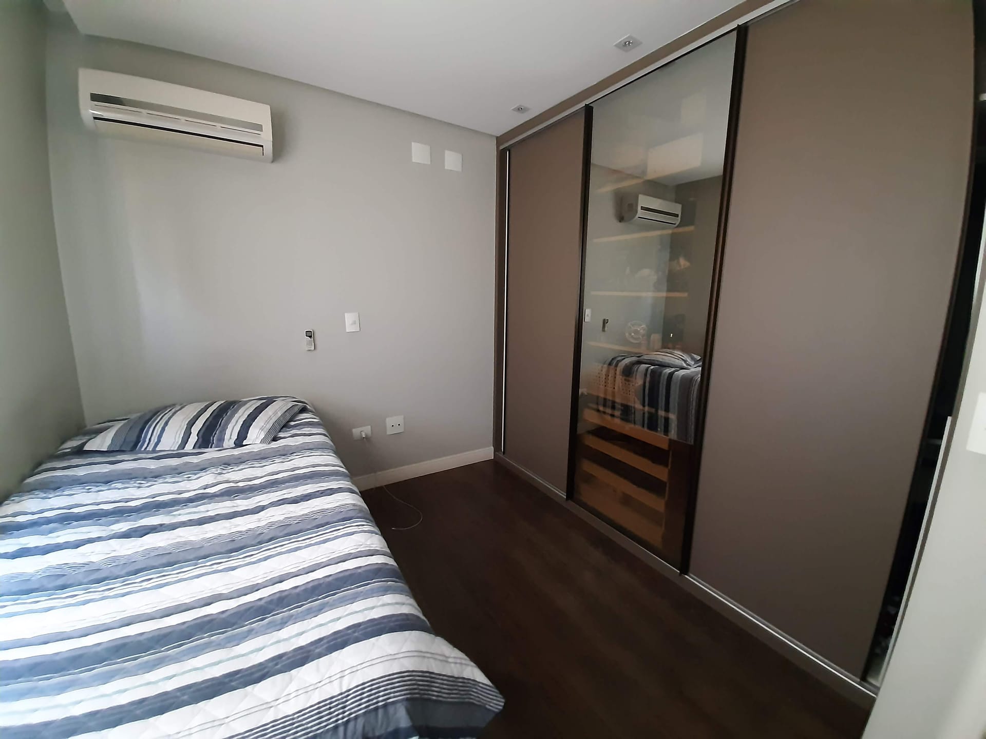 Sobrado  à venda, Condomínio Golden Park, 365 m² úteis, 3 quartos sendo 1 suíte master -  Zona Leste - Londrina/PR