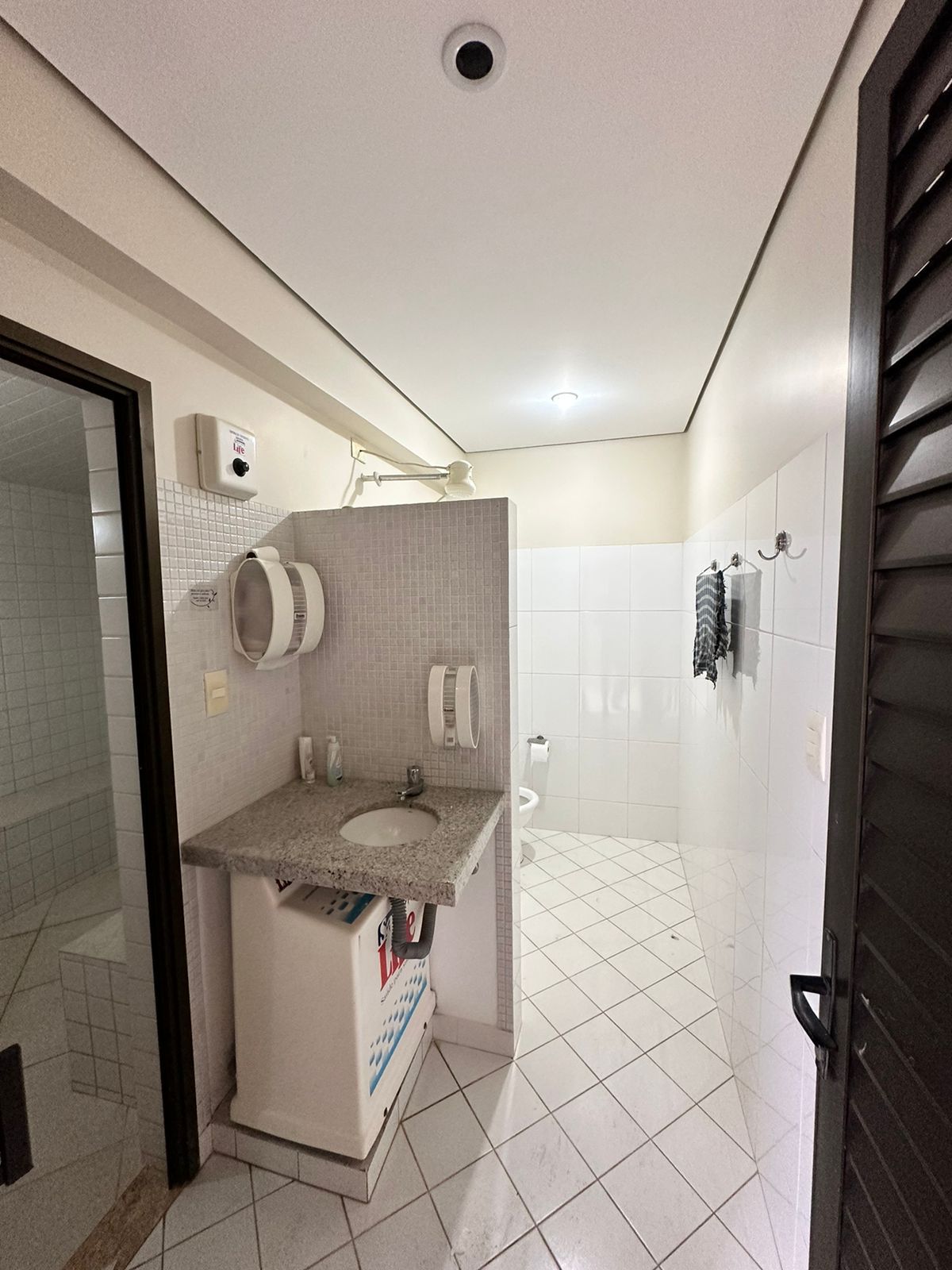Apartamento à venda, Condomínio Colina Menphis,  195m² úteis, 4 quartos sendo 1 suíte, andar alto, 2 vagas - Andrade, Londrina, PR