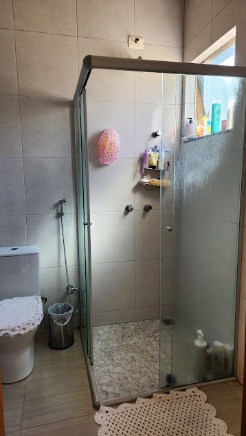 Chácara à Venda, 2500m², Condomínio Golf Ville, casa 120m² úteis, cozinha planejada - Recanto Santa Andréa, Cambé, PR