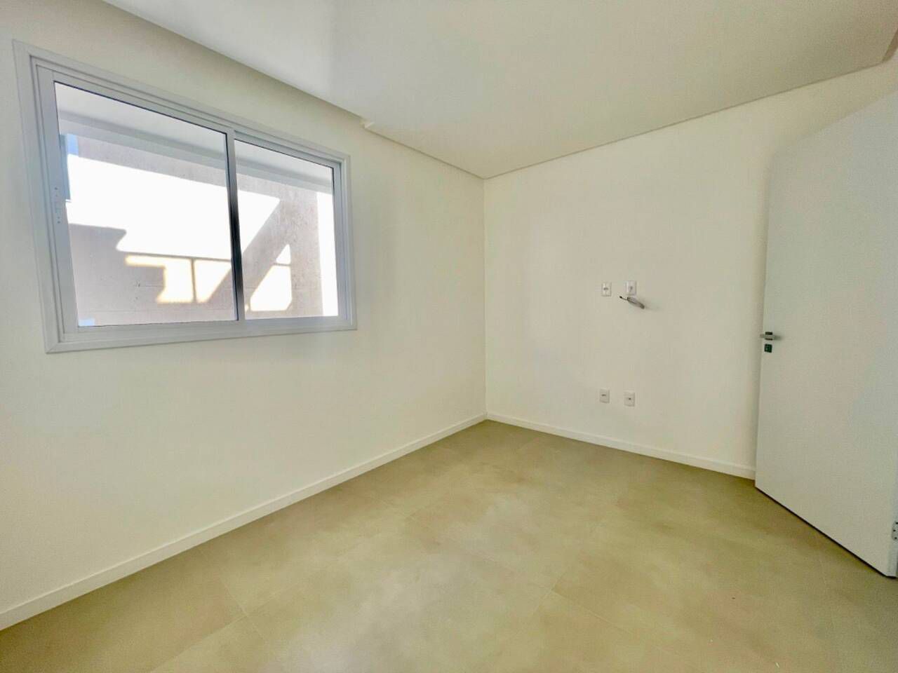 Apartamento pertinho da praia 70m² à venda/2 quartos (sendo 1 suíte) - Residencial Nassau- Canto Grande, Bombinhas, SC