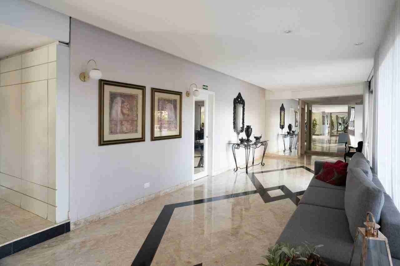 Apartamento à venda no Edifício Palais Lac Dor, 298m² úteis, 4 quartos sendo 2 suítes, 4 vagas, próx  ao lago Igapó - Jardim Londrilar- Londrina,