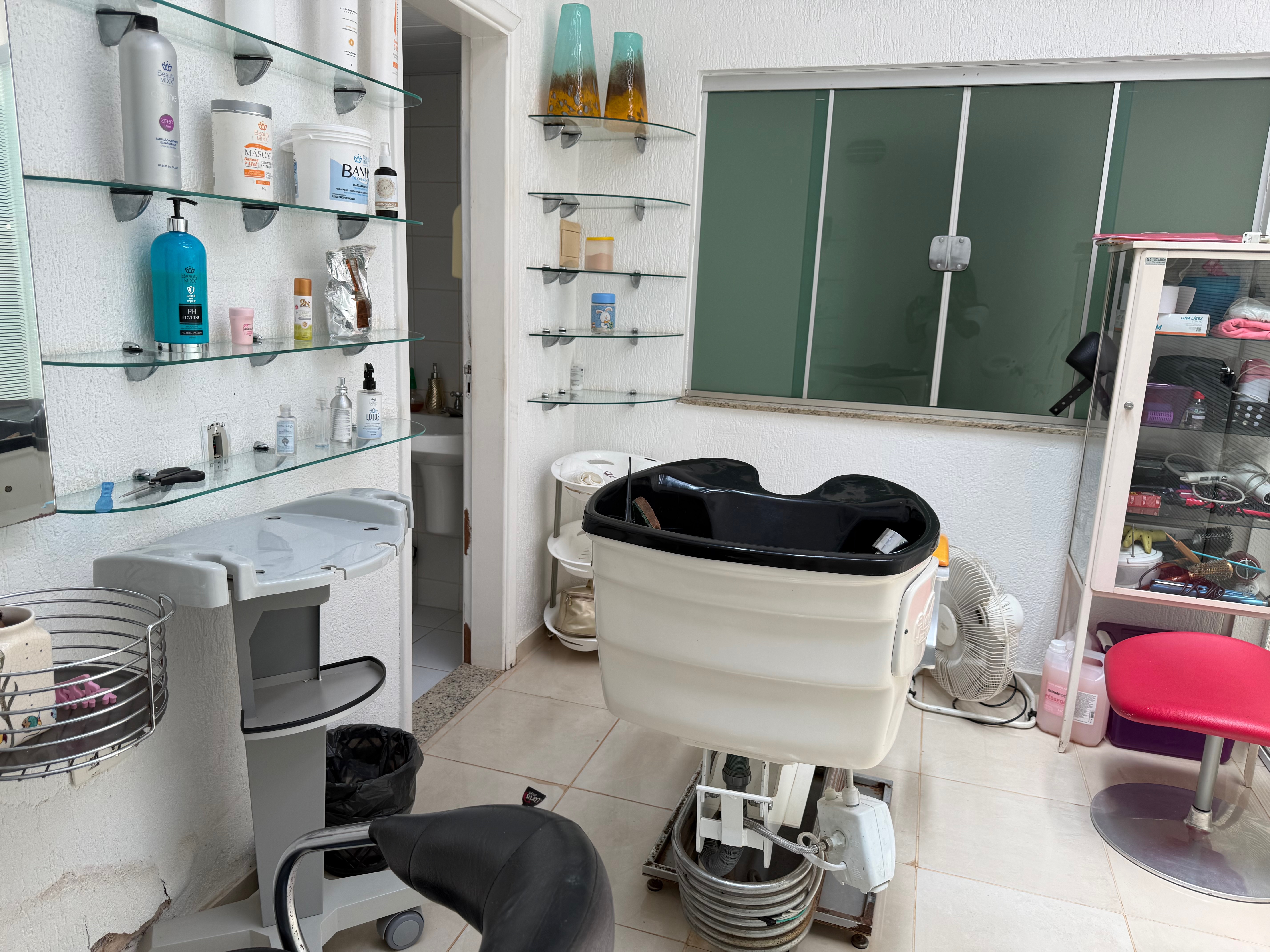 Clinica mobiliada em funcionamento para locação em Londrina