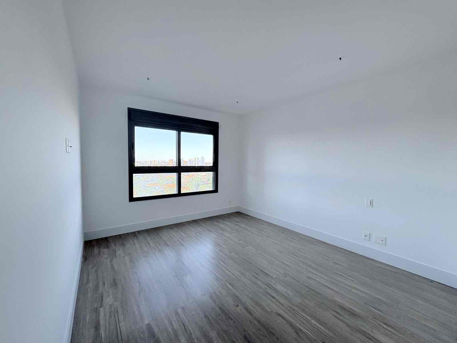 Apartamento novo à Venda, Edifício Lakeside, 232 m² úteis, 3 suítes, 4 vagas, sol da manhã,  elevador privativo, sacada com skinglass- Bela Suiça