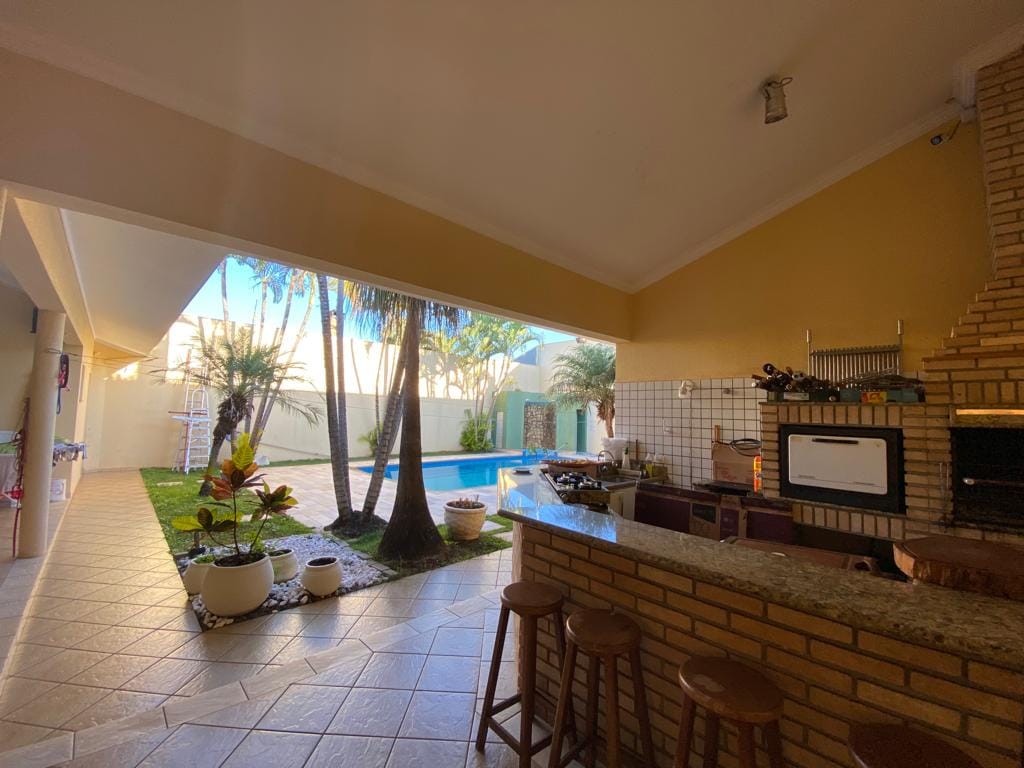 Sobrado à venda, 574m² úteis, 4 suítes com banheira e sacada, piscina, sauna,  estuda permuta- Jardim Itatiaia 1, Londrina, PR