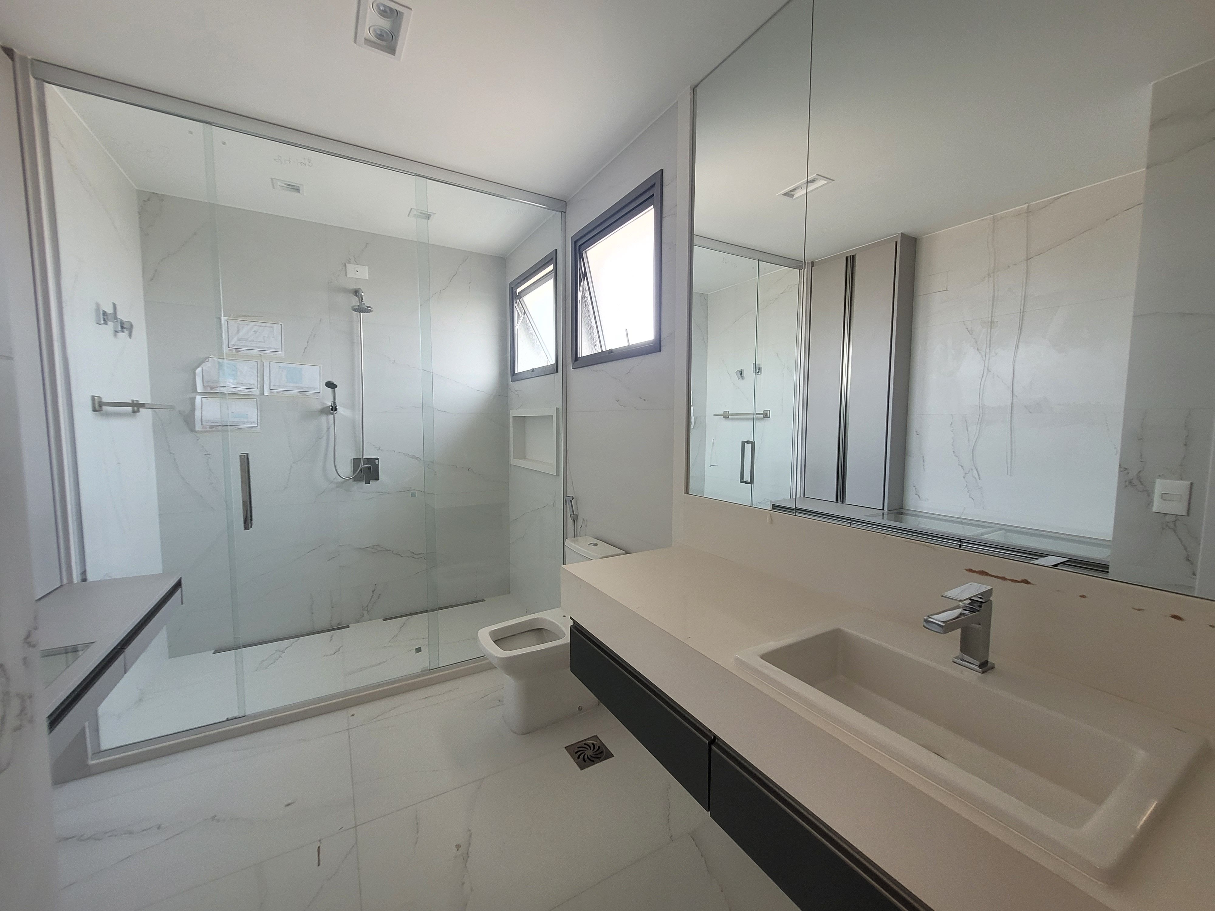 Apartamento a venda, Edifício Grand Palais, 216m² úteis, planejado, andar alto, Gleba Fazenda Palhano -Londrina, PR