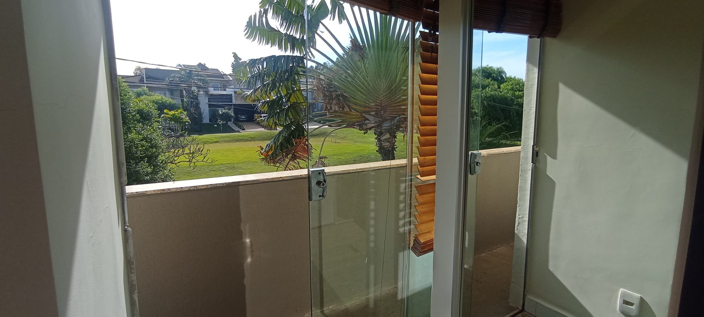 Casa  à Venda, Condomínio Royal Forest, 271m² úteis, 4 quartos sendo 2 suítes -  Esperança - Londrina PR