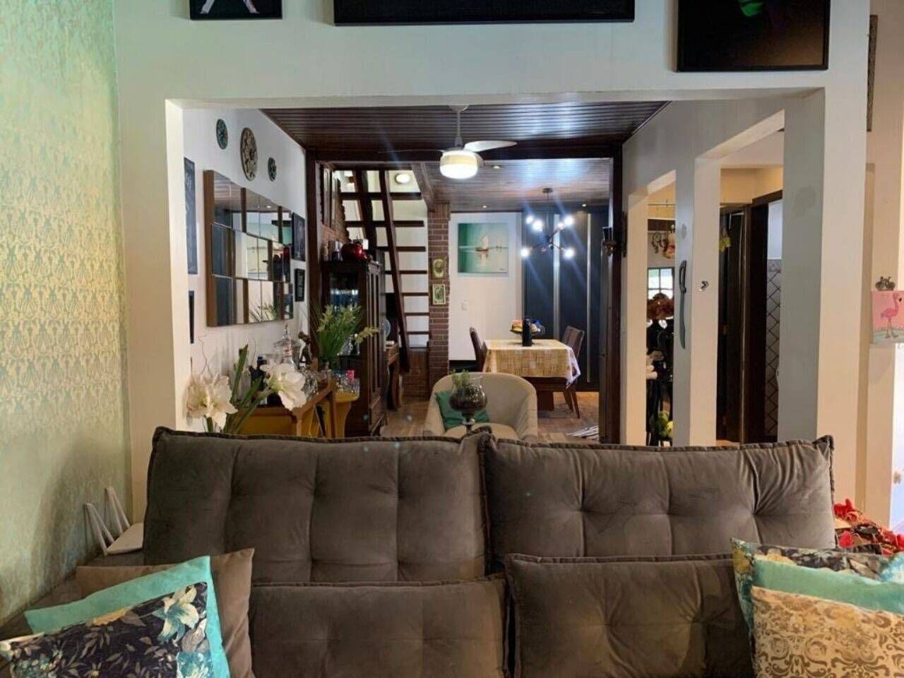 Casa à venda, 500m² terreno e 132m² construção, 2 suítes, piscina e churrasqueira, 4 vagas - Granville Parque Residencial, Londrina, PR