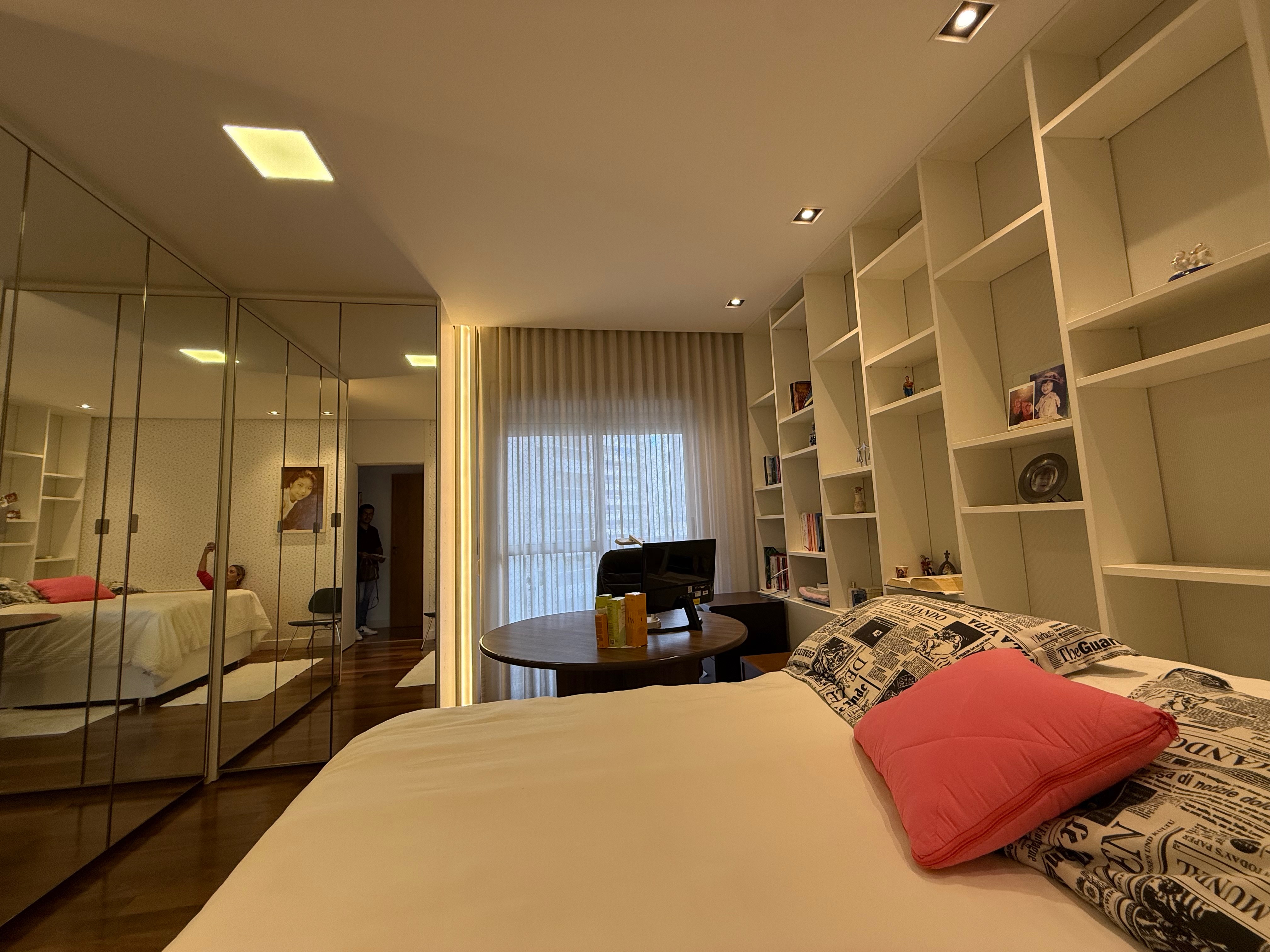 Apartamento à Venda,Porteira fechada, 245m² Privativo aceita permuta, Contém 4 suítes,3 vagas Garagem Gleba Palhano, Londrina, PR