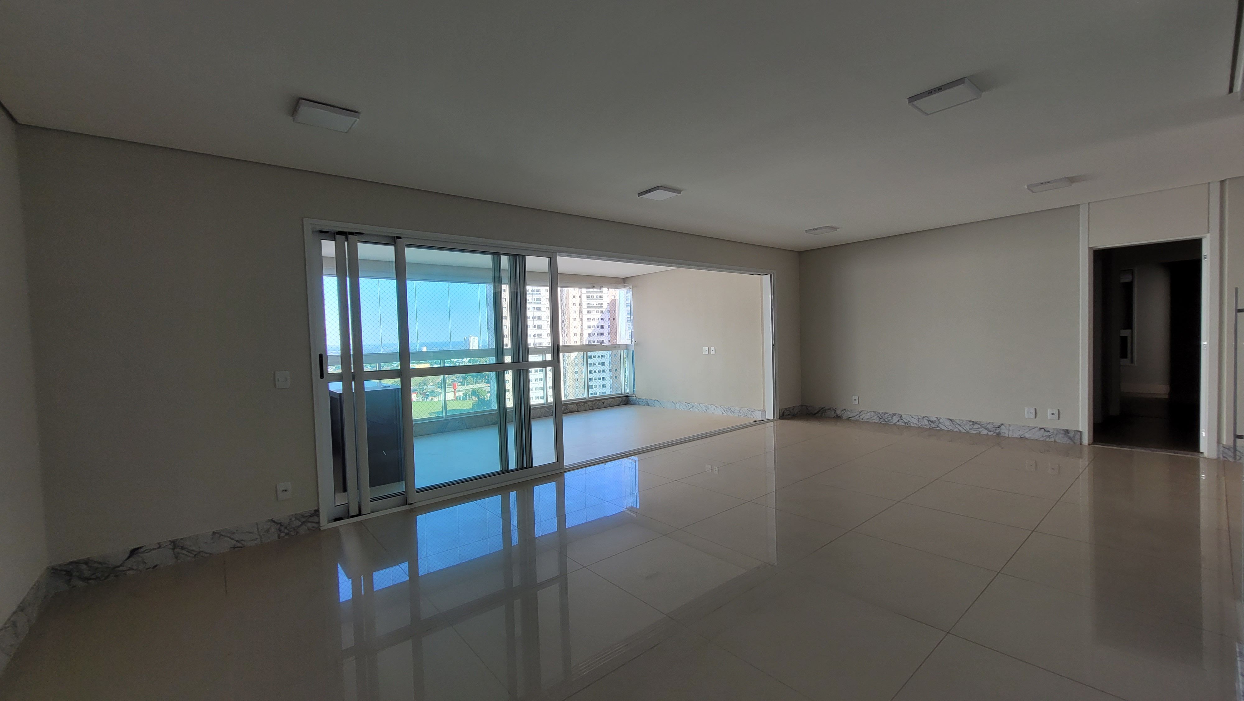 Apartamento  à Venda, 173m² privativos, Ed Queens Park, 3 suítes sendo 1 master, 2 vagas - Gleba Fazenda Palhano, Londrina, PR
