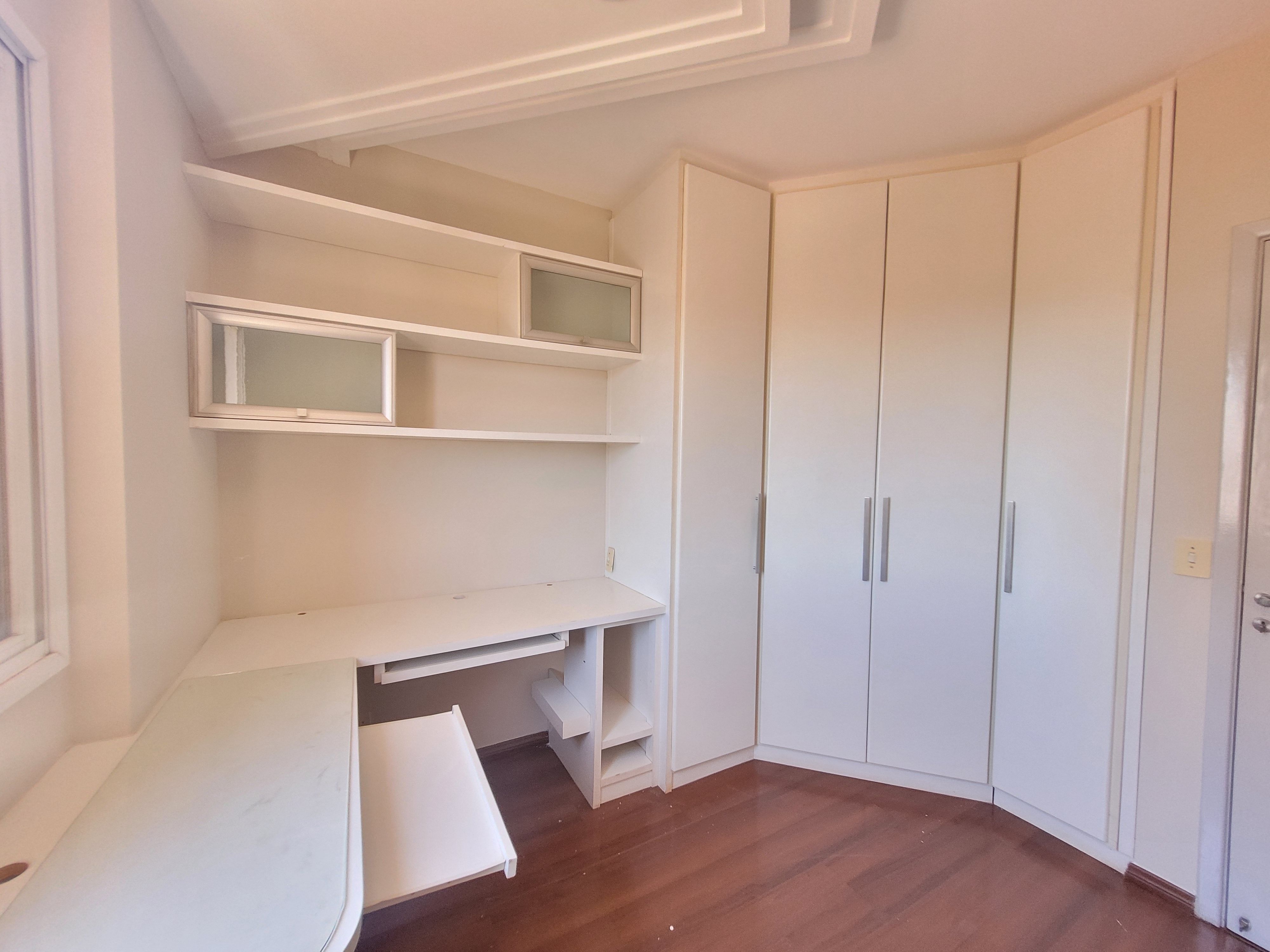 Apartamento  à Venda no edifício  Portal do lago,3 quartos/ 1 suite, andar alto, sol da manha,2 vagas de garagem,Gleba Fazenda Palhano, Londrina,