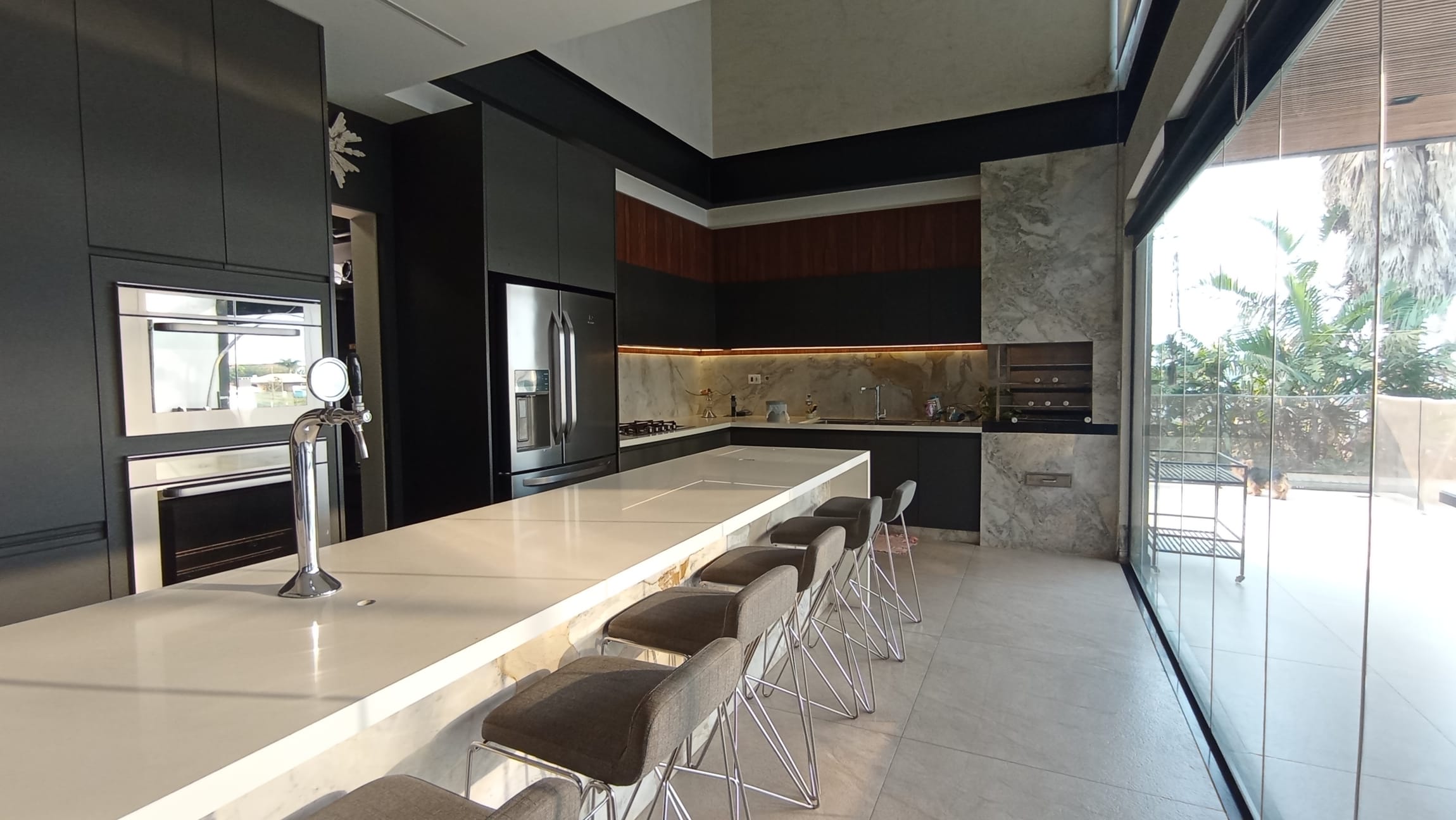 Casa à venda, 529m² construção, 5 suítes ,Piscina borda infinita, Pomar, 4 vagas - Condominio Terras de Canaã, Cambé, PR
