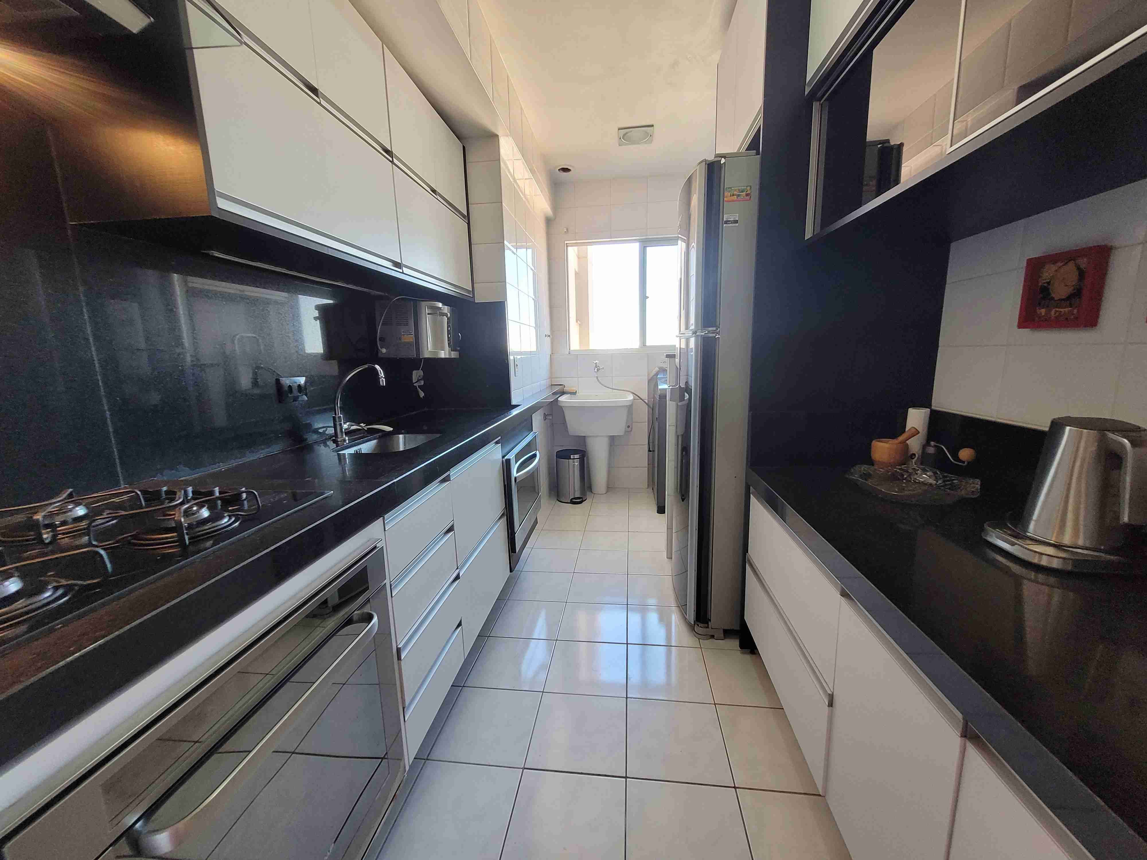 Apartamento à venda no Edifício Studio V,2 quartos sendo 1 suite, mobiliado, sol da manha,Centro, Londrina, PR