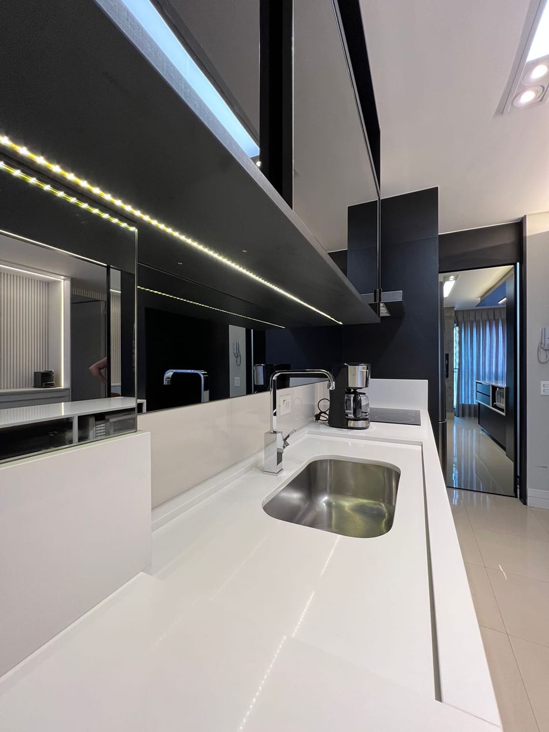 Apartamento  à venda, Edifício Ária Residence, 85m² úteis, 3 quartos sendo 1 suíte, 2 vagas - Gleba Fazenda Palhano, Londrina, PR