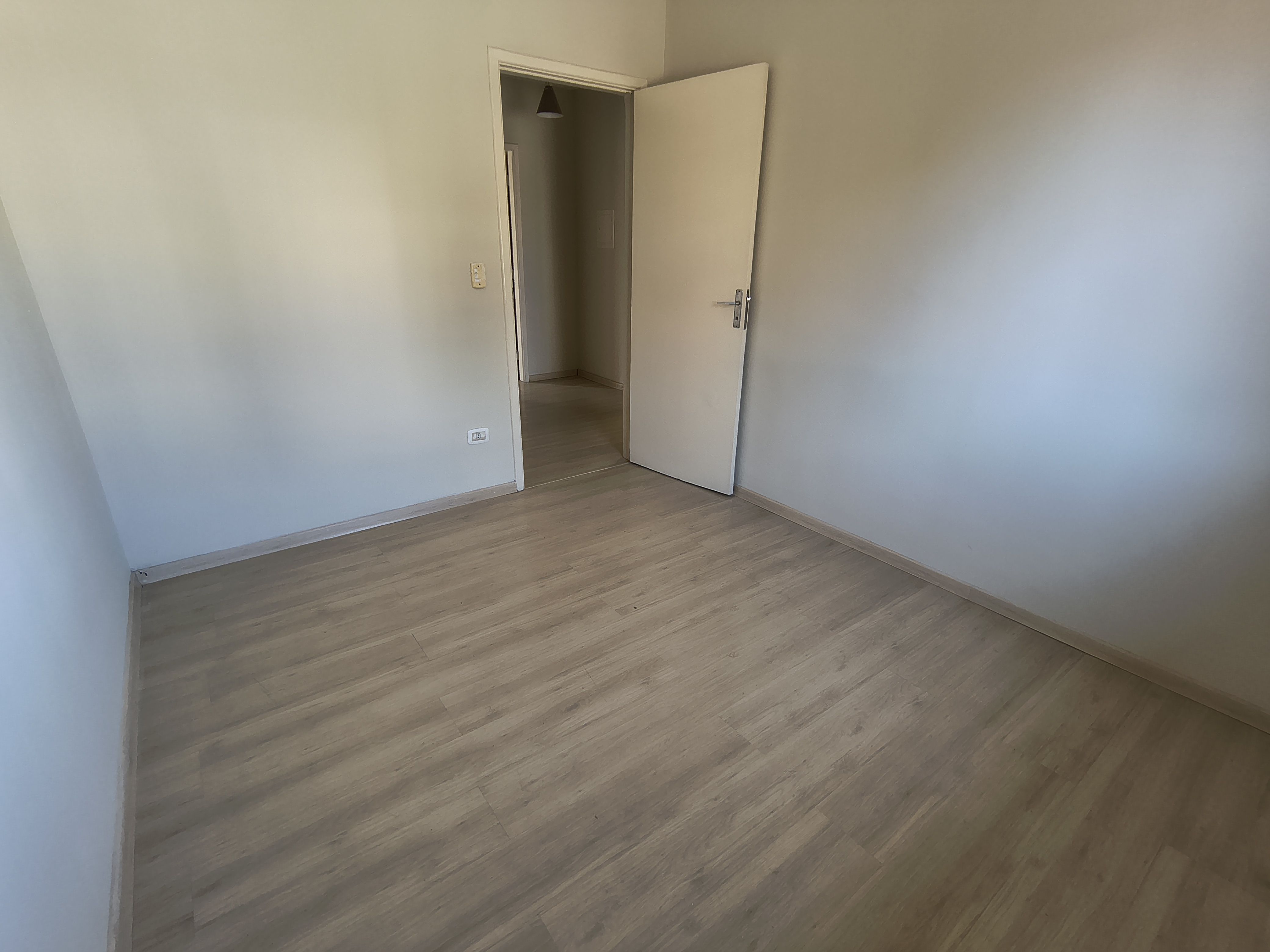 Casa à venda, 3 quartos 1 suíte, 3 vagas, 107M² úiteis, área gourmet, Planejados na suíte,Parque Jamaica, Londrina-PR