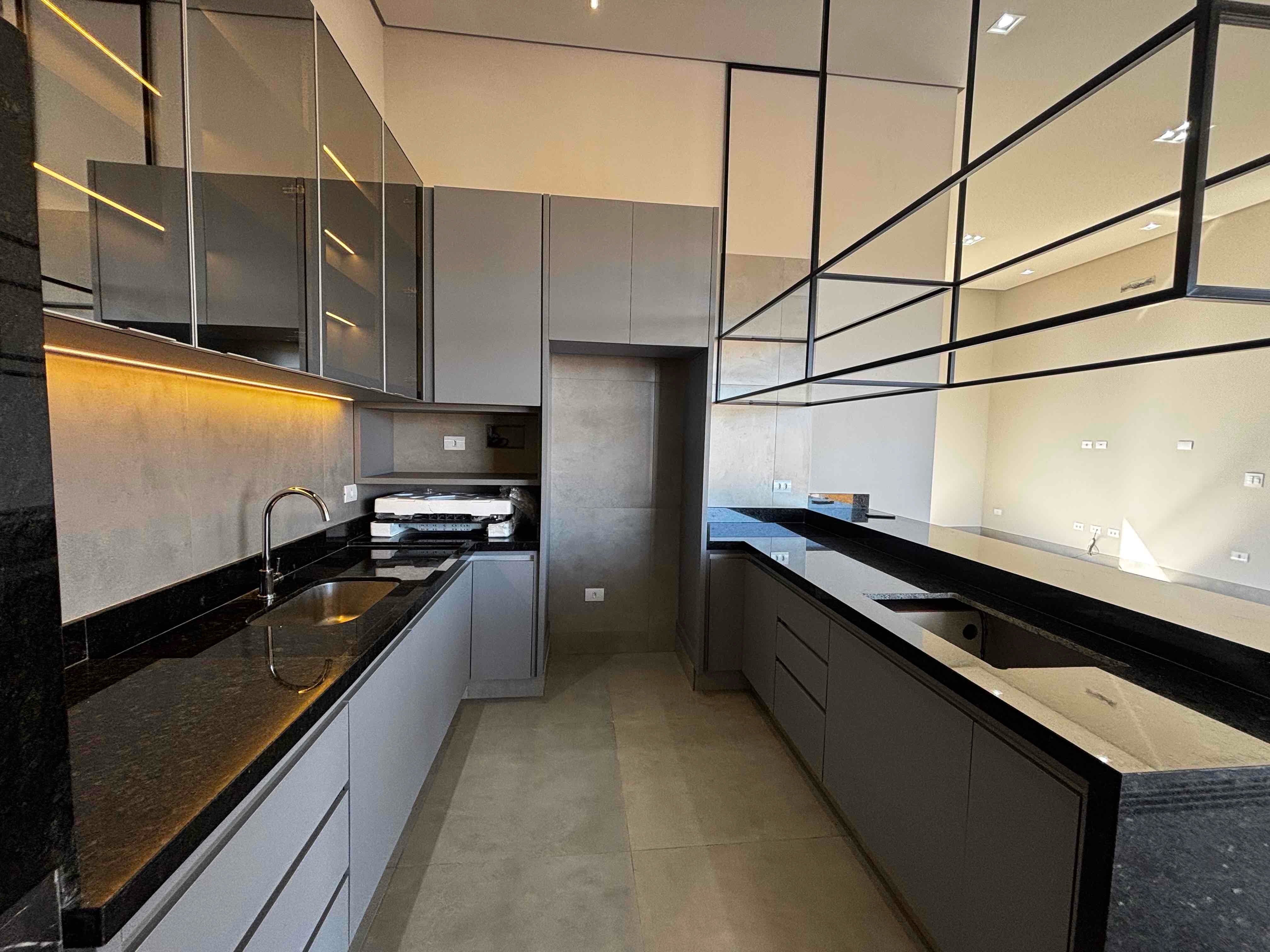 CASA NOVA A VENDA, CONDOMINIO ECOVILLAS DO LAGO, 3 QUARTOS, 1 SUÍTE, PISCINA AQUECIDA