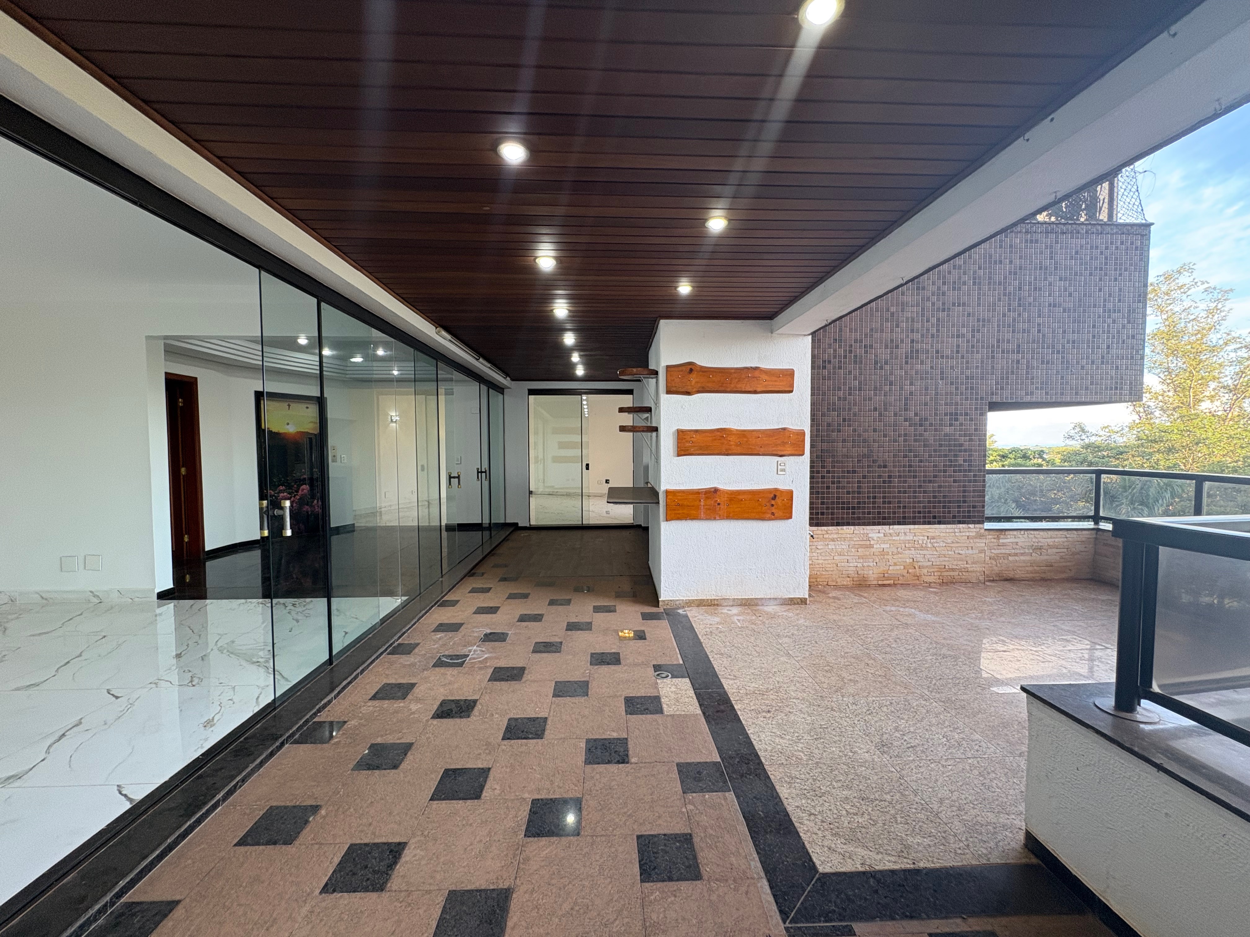 Apartamento à venda, Edifício Palais Lac Dor, 3 suítes, 5 vagas  - Londrina, PR