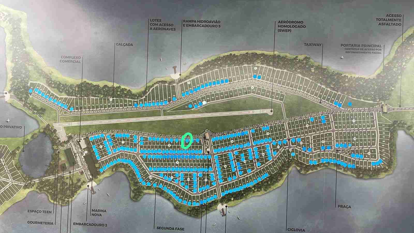 Lote 800m²  à venda em Condomínio Punta Del Este - bem localizado em frente a pista de avião- Sertaneja PR