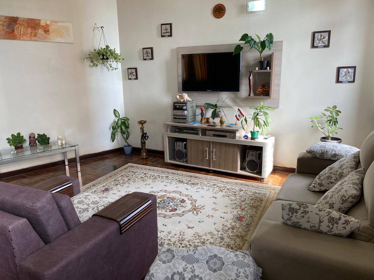 Apartamento à venda, 160 m²  úteis, 4 quartos sendo 1 suíte,  andar alto no Edifício Centro Comercial- Centro, Londrina, PR