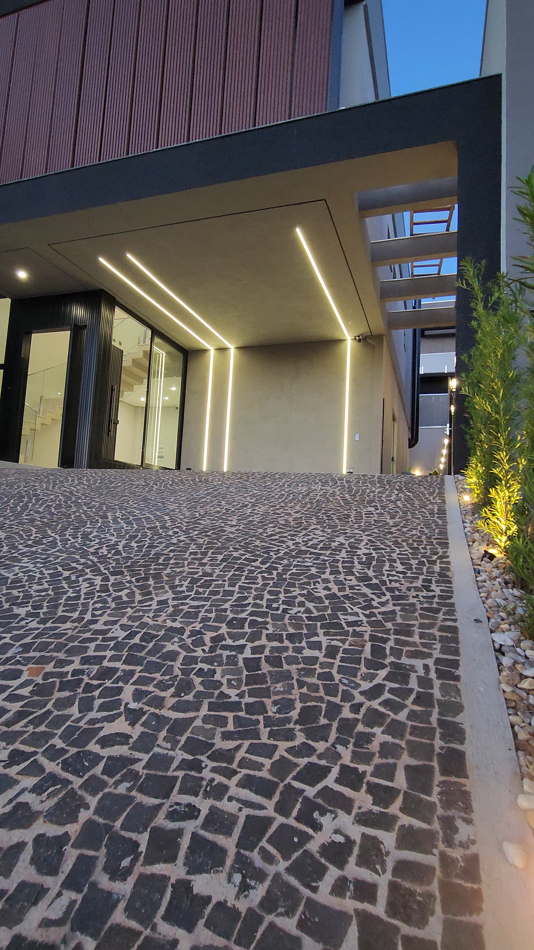 Casa em condominio à Venda, Parque Tauá Araguari, 233 m² construção, 3 suítes, hidro, piscina privativa - Jardim Morumbi, Londrina, PR
