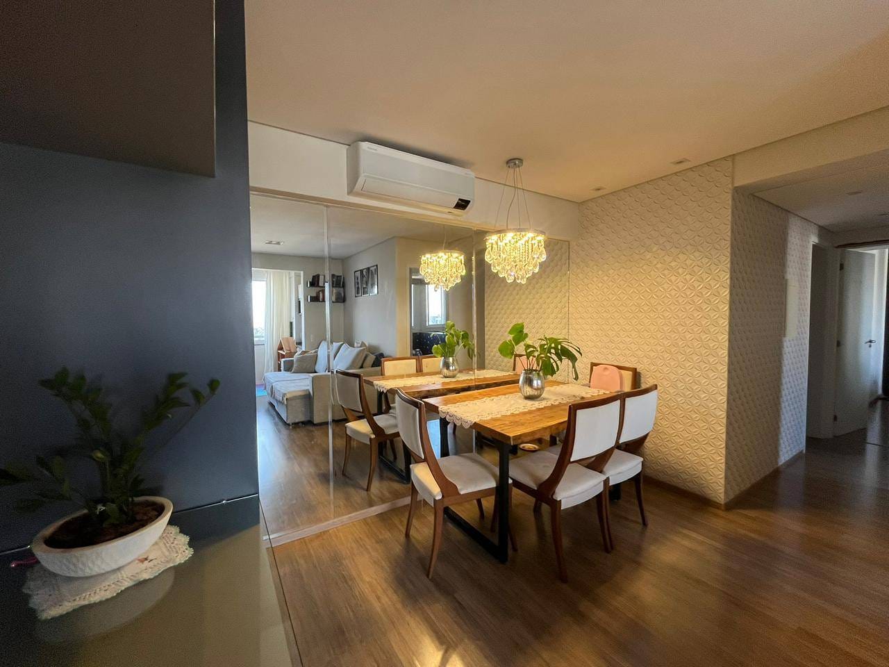 Apartamento à venda, Edifício Solar Mirador, 75m² úteis, 3 quartos (1 suíte), andar alto, sacada com churrasqueira - Aurora, Londrina, PR