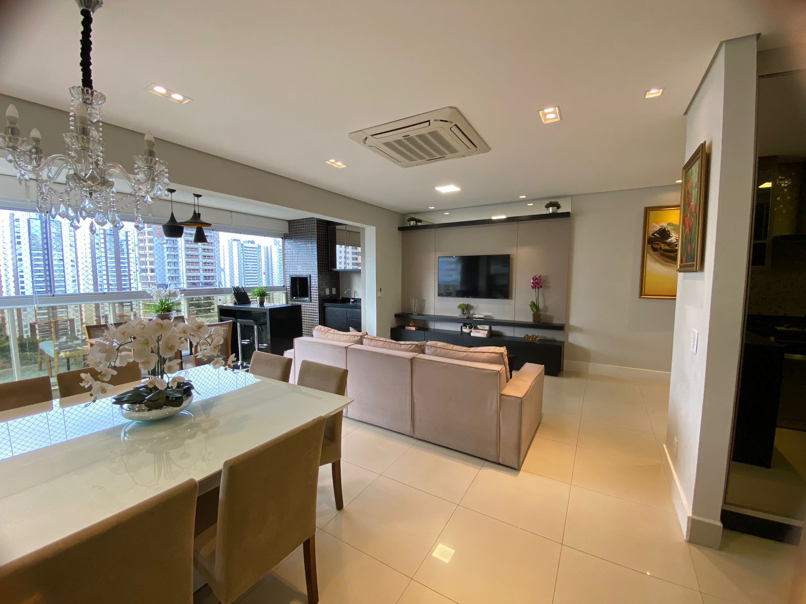 Apartamento à Venda, Ed Kensington, 114m2 úteis,  3 quartos sendo 1 suíte, 3 vagas- Gleba Palhano - Londrina, PR