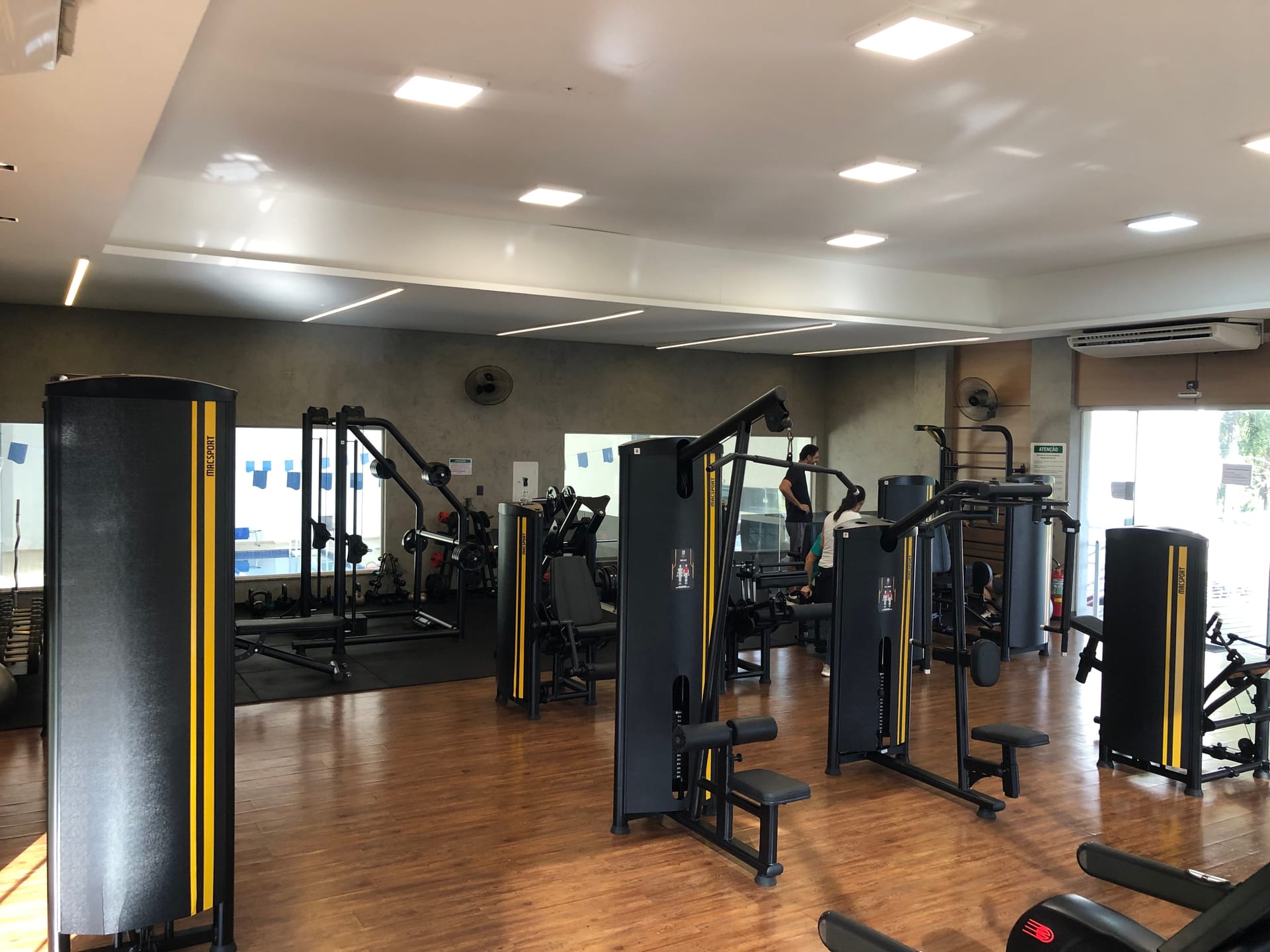 Casa à venda , Condomínio Acácia Imperial, 400m² privativos, 4 suítes, churrasqueira e piscina - Royal, Londrina, PR