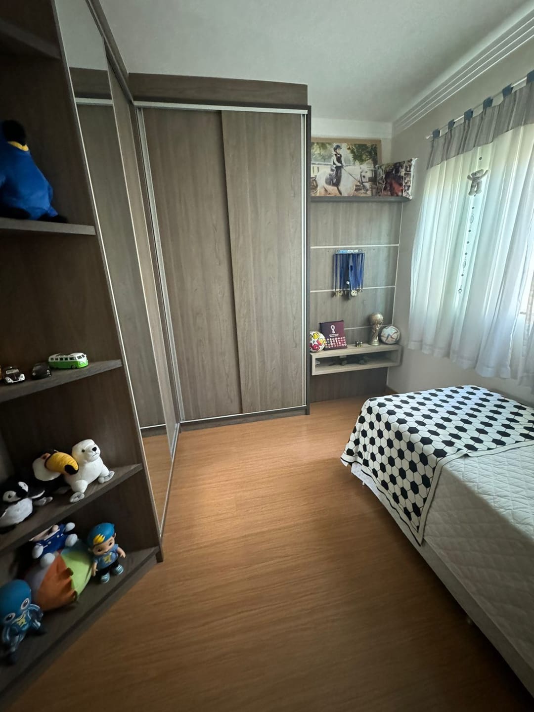 Casa à venda, Condomínio Morada das Flores, 160m² úteis, 3 quartos sendo 1 suíte, todo planejado -  Cambé/PR