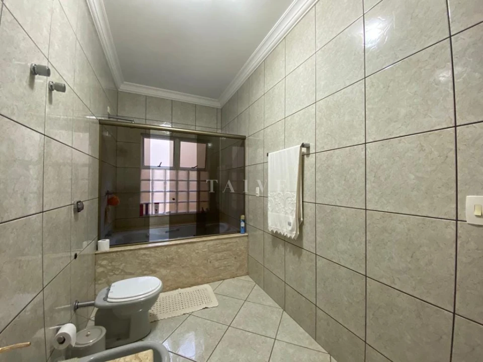 Sobrado à venda, 574m² úteis, 4 suítes com banheira e sacada, piscina, sauna,  estuda permuta- Jardim Itatiaia 1, Londrina, PR - foto 23
