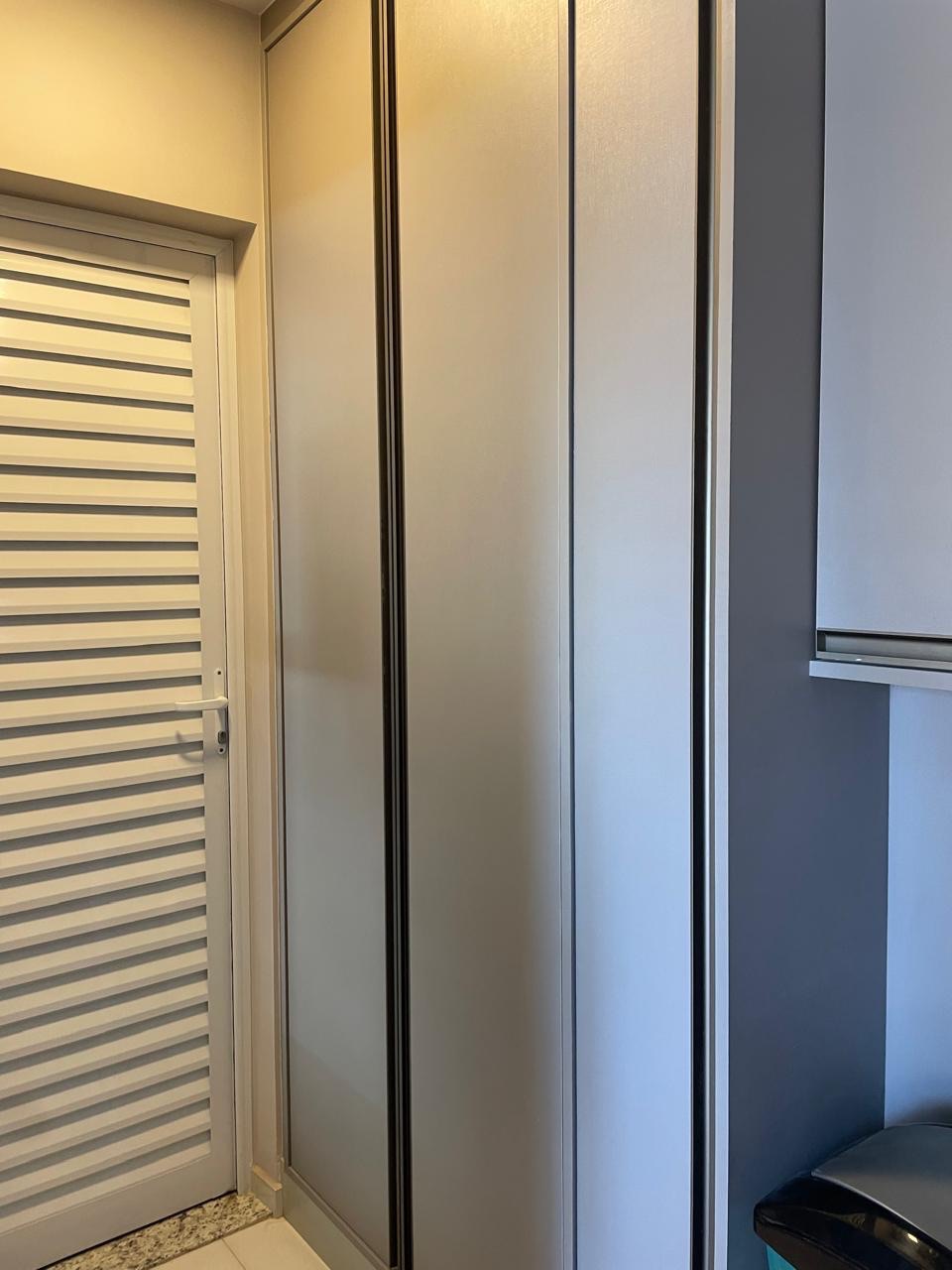 Apartamento à venda Cenário Residence, 3 dormitórios, 1 suite e 3 garagens, Centro, Londrina, PR