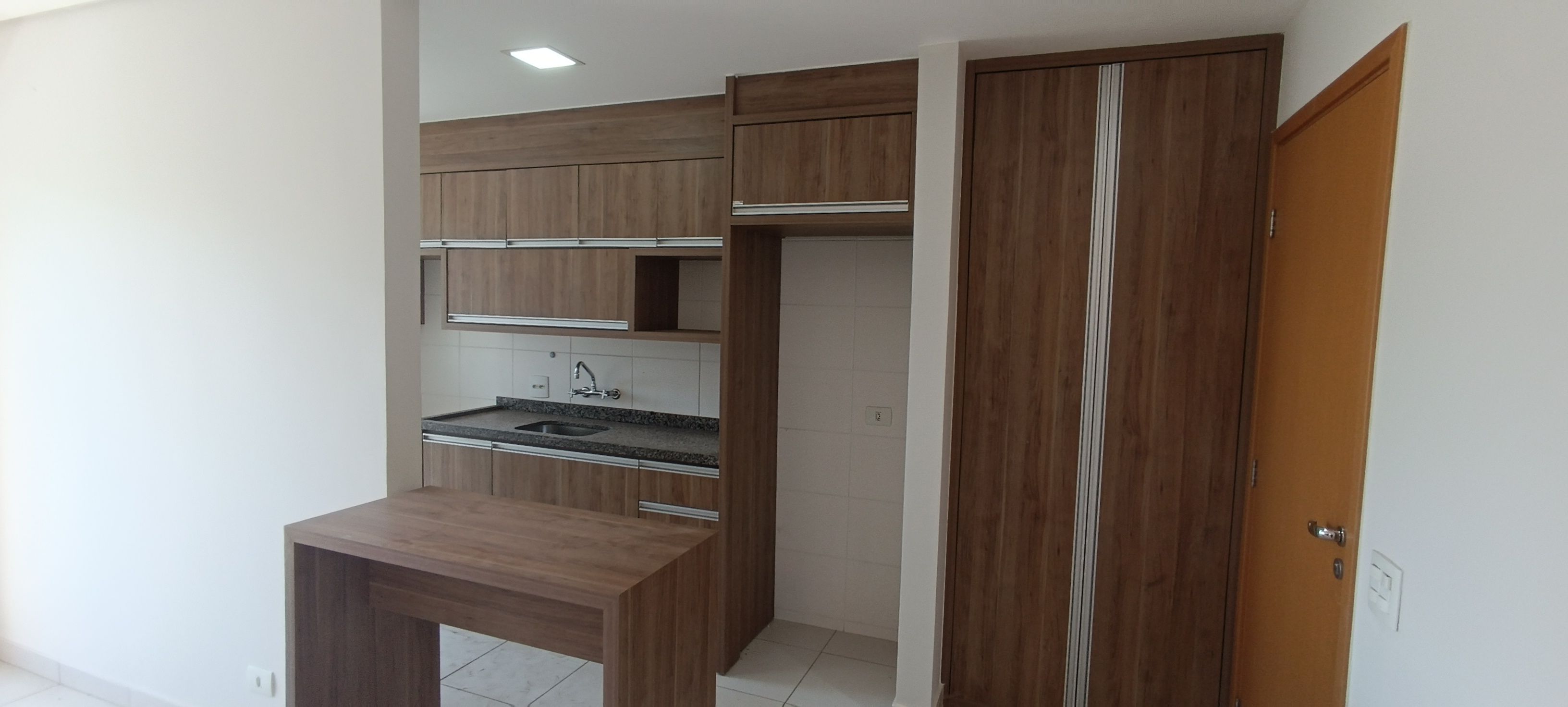 Apartamento à venda, Edifício Aquaparque, 69m², 2 quartos sendo 1 suíte, próx Av Maringá- Vitória, Londrina, PR