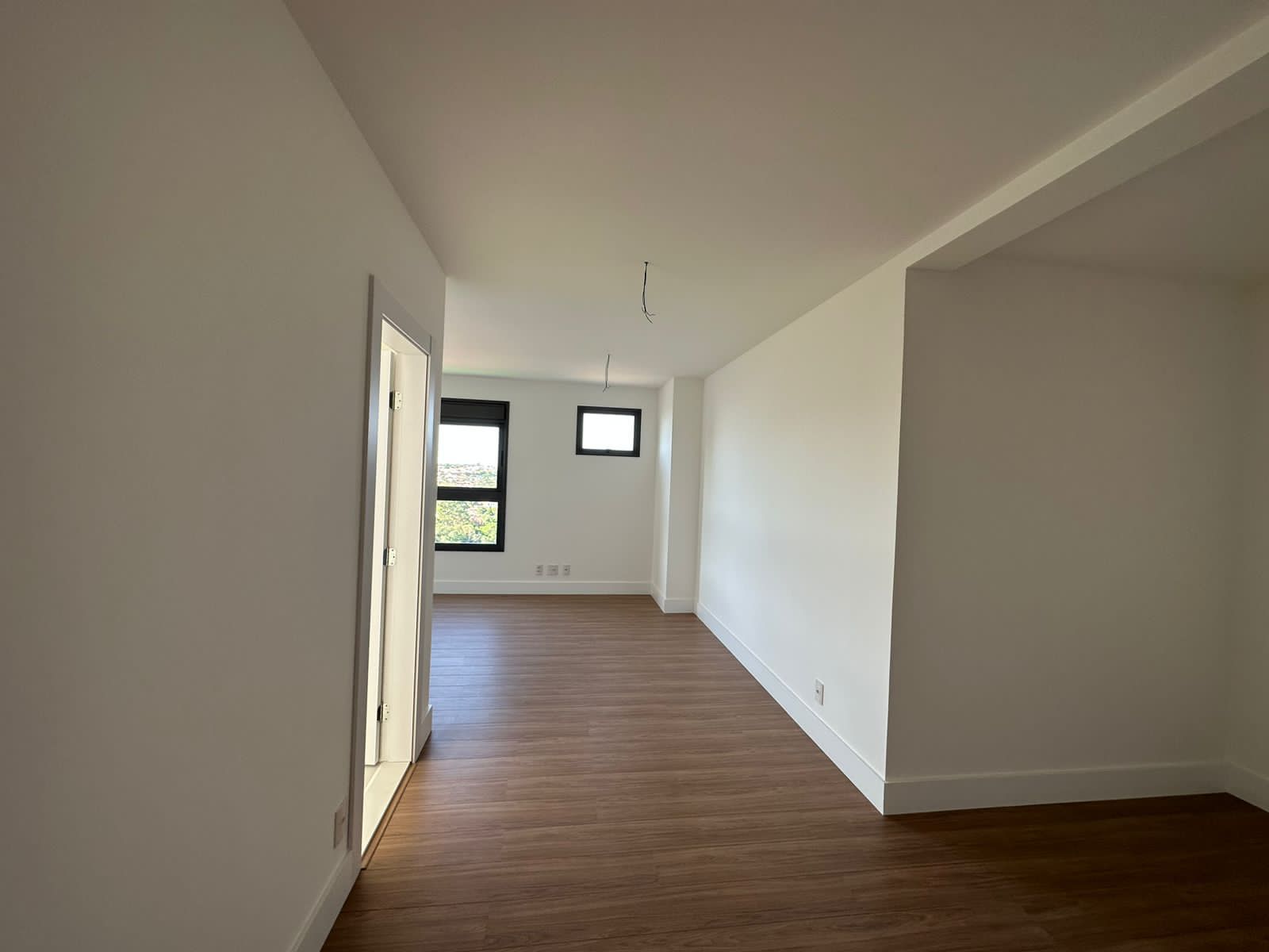Apartamento à venda, Edifício Grand Palais,  216m² úteis, 3 suítes, sacada c/ skinglas, elevador privativo, 3 vagas , andar alto -Gleba Palhano- 