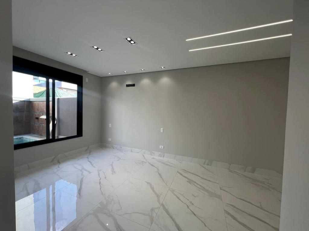 Casa à 173m² venda/3 suítes (sendo 1 master com closet)Piscina/4 vagas - Condomínio Legend Santa Rosa, Londrina, PR
