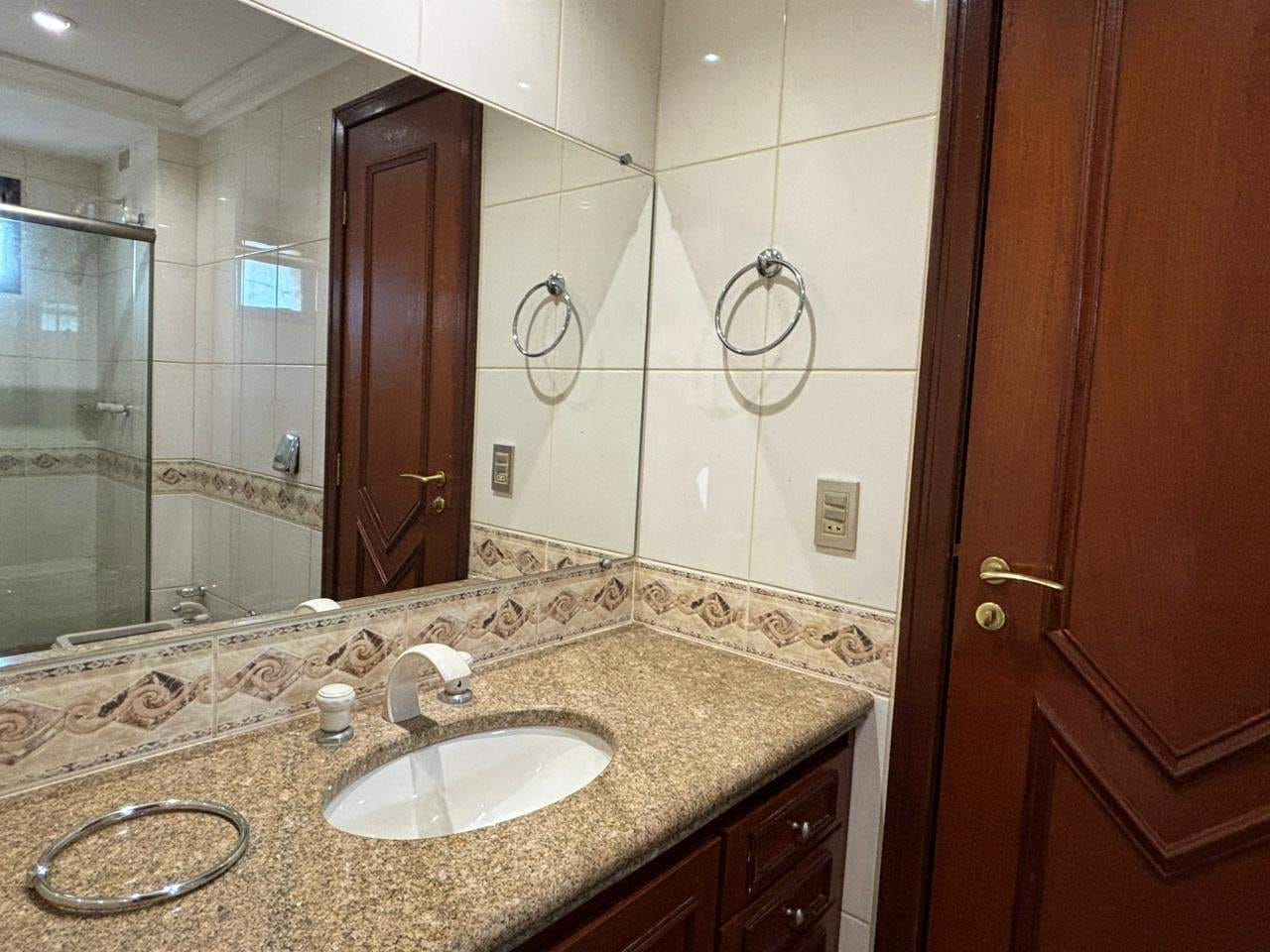 Apartamento à Venda,  260m² úteis, Edifício London Lake, 04 suítes, vista para lago 3 vagas - Caiçaras, Londrina, PR