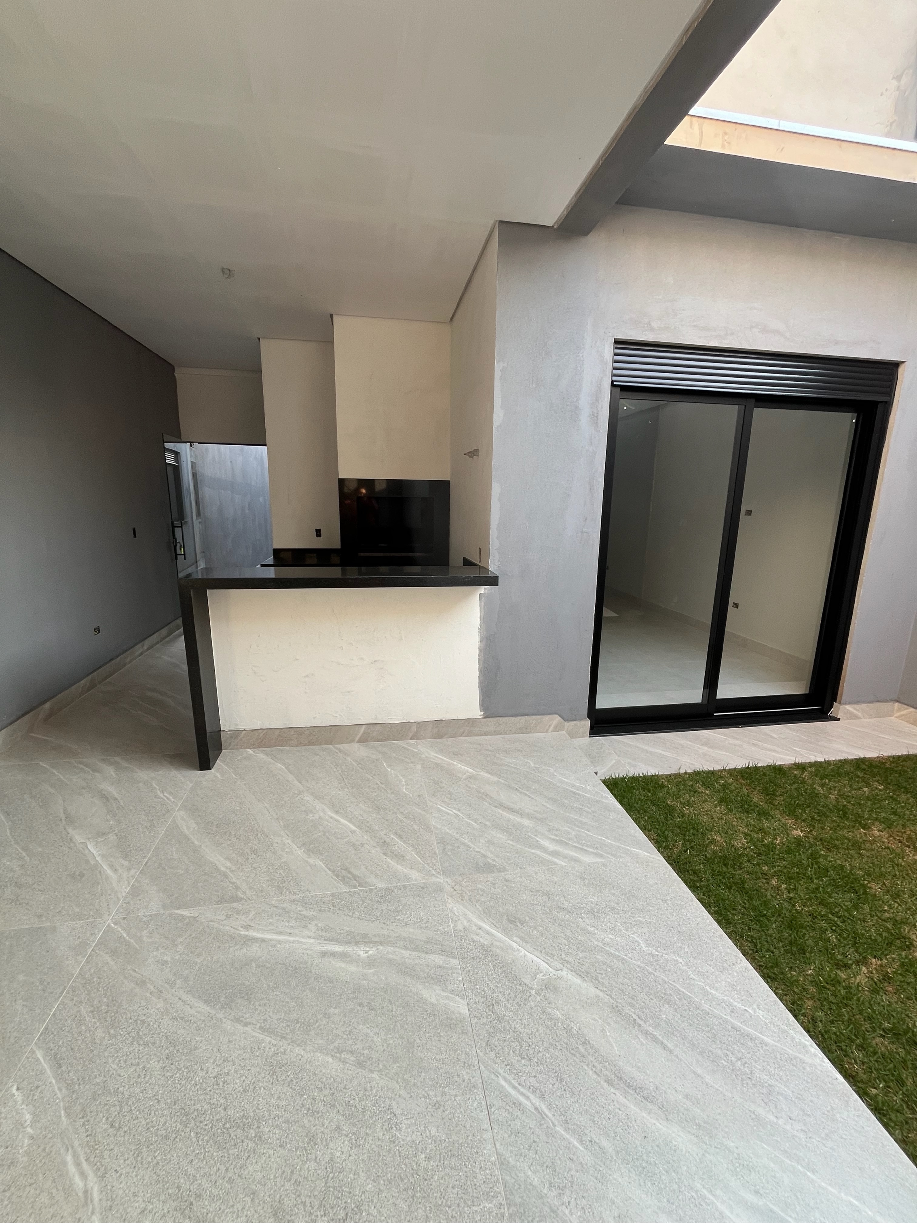 Casa  alto padrão,  à Venda, 140m², 3 dormitórios, 1 suíte próximo ao Aeroporto - Dom Pedro, Londrina, PR