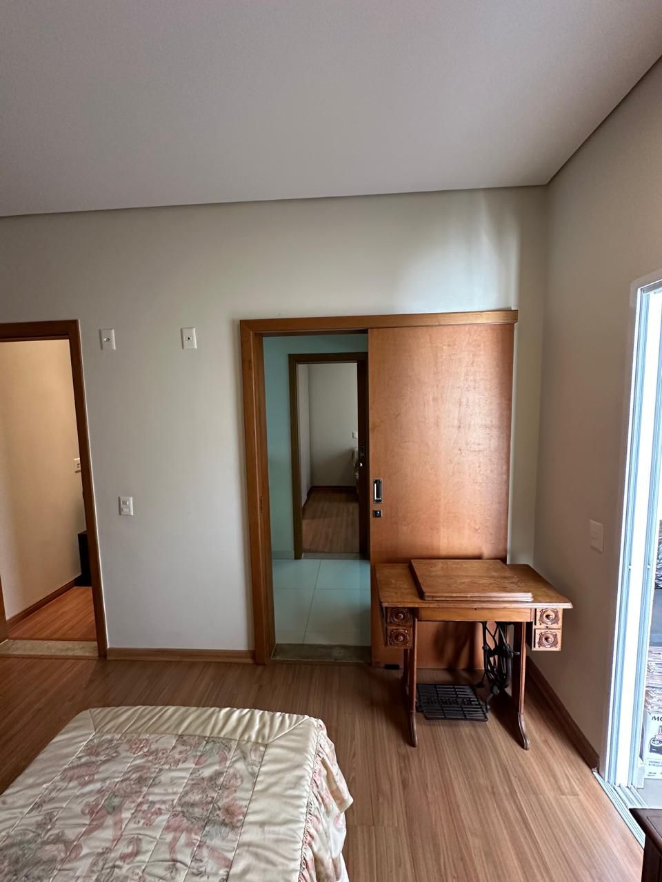 Casa à venda, 3 quartos sendo 1 demi suite, 360 m², Condomínio  Ville Campestre, Londrina, PR