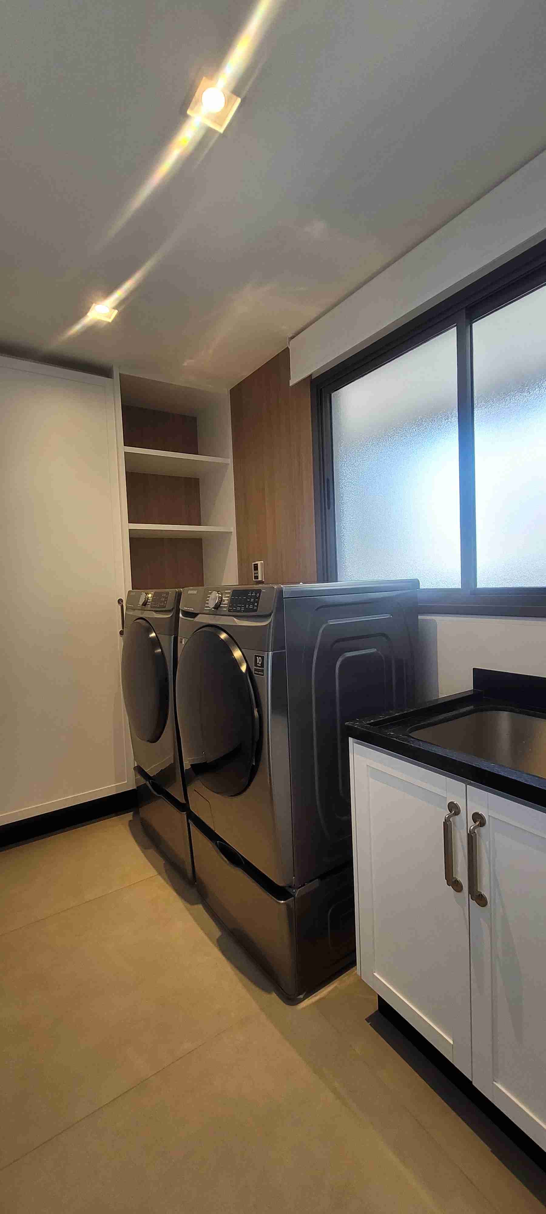 Apartamento para locação no Edifício Epic, 3 Suites, andar alto, Semi mobiliado , 2 vagas- Gleba Palhano-PR