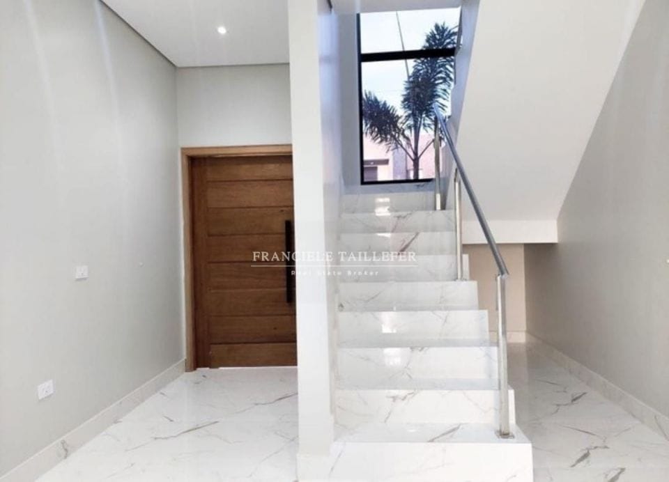 Triplex 205m²/3 suítes/4 vagas/sistema alexa - TÁUA ARANGUA - Londrina Pr