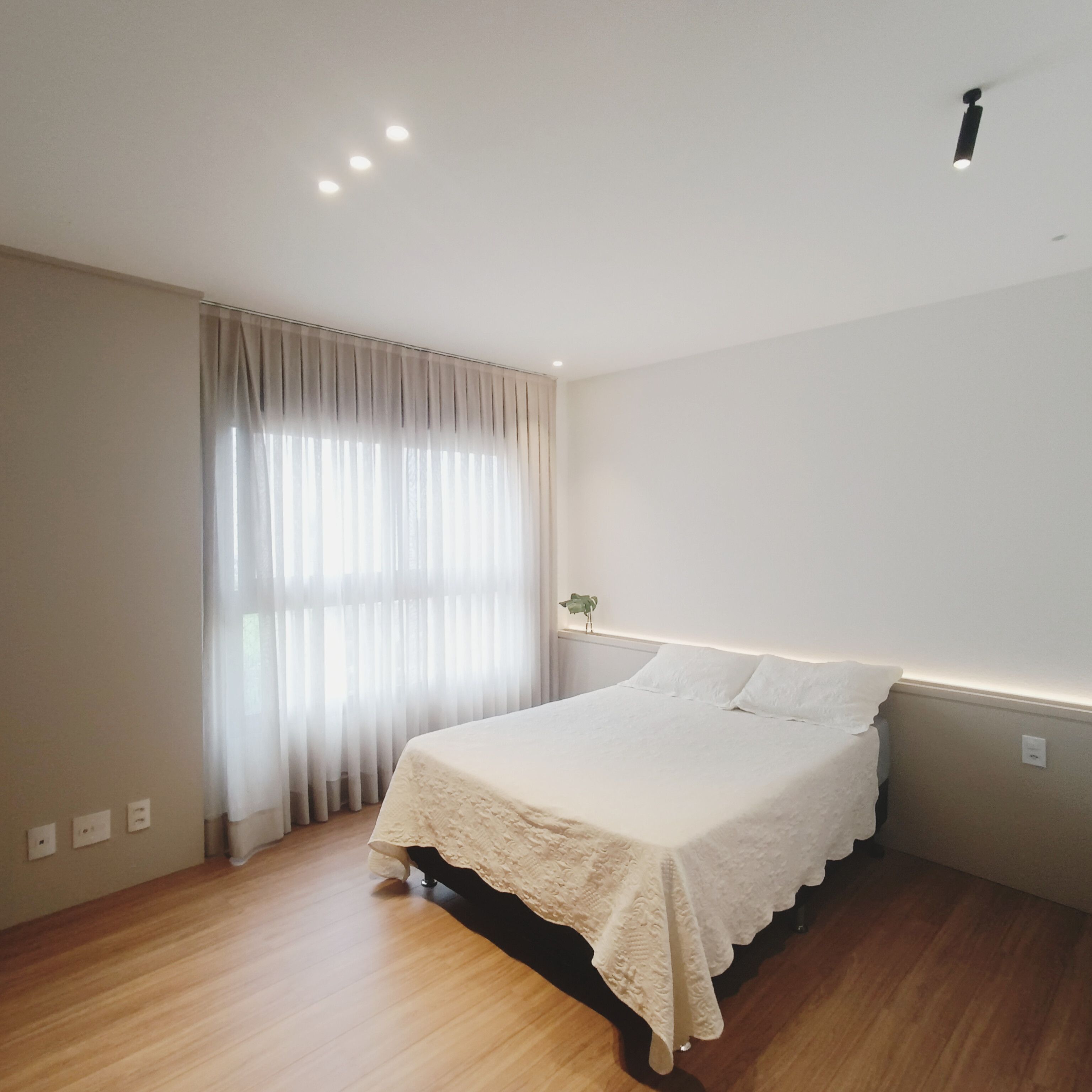 Apartamento à Venda, Ed Grand Palais, 3 suítes , completo em móveis planejados, andar alto- Gleba Fazenda Palhano, Londrina, PR